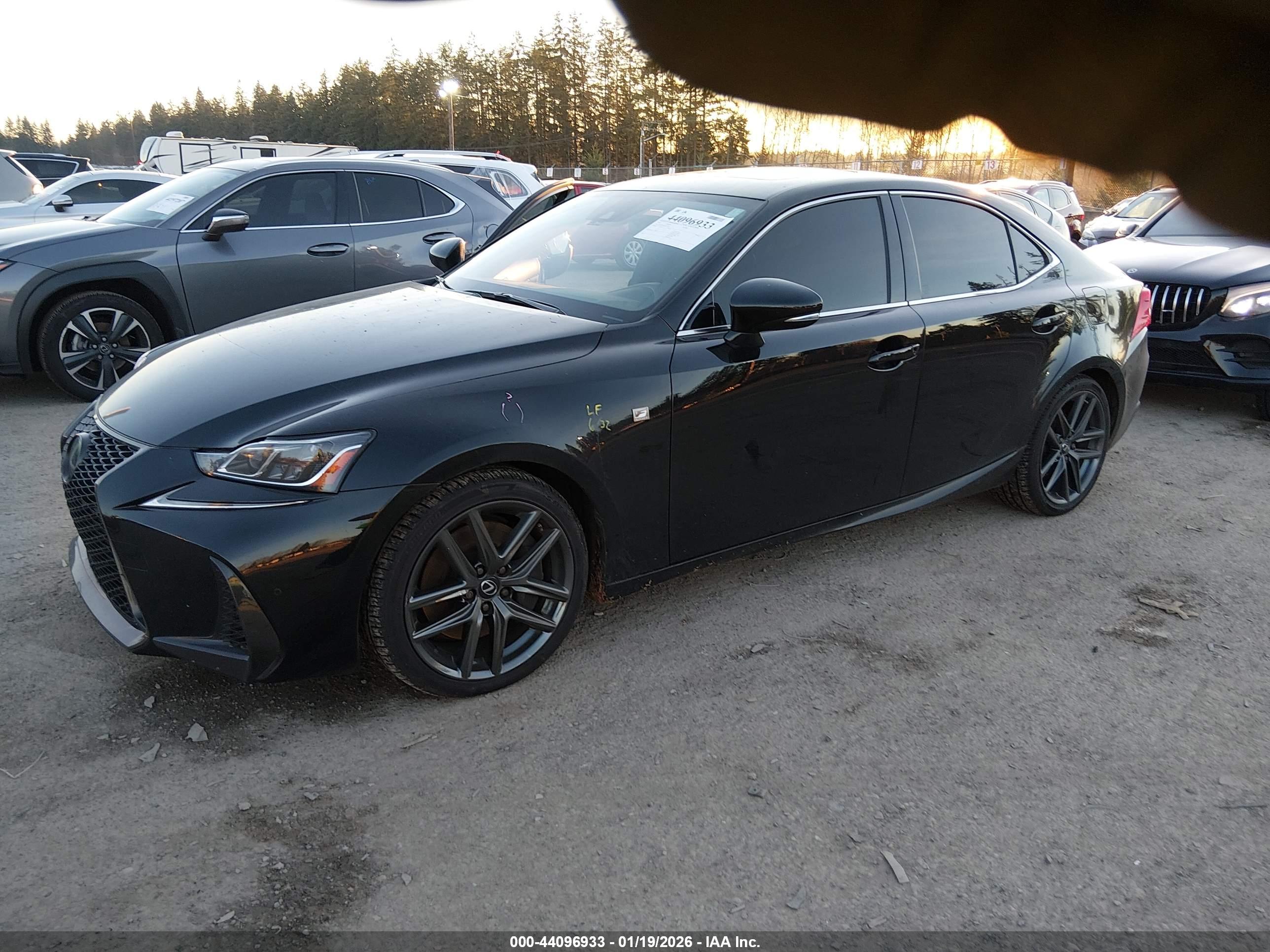 LEXUS IS image 2