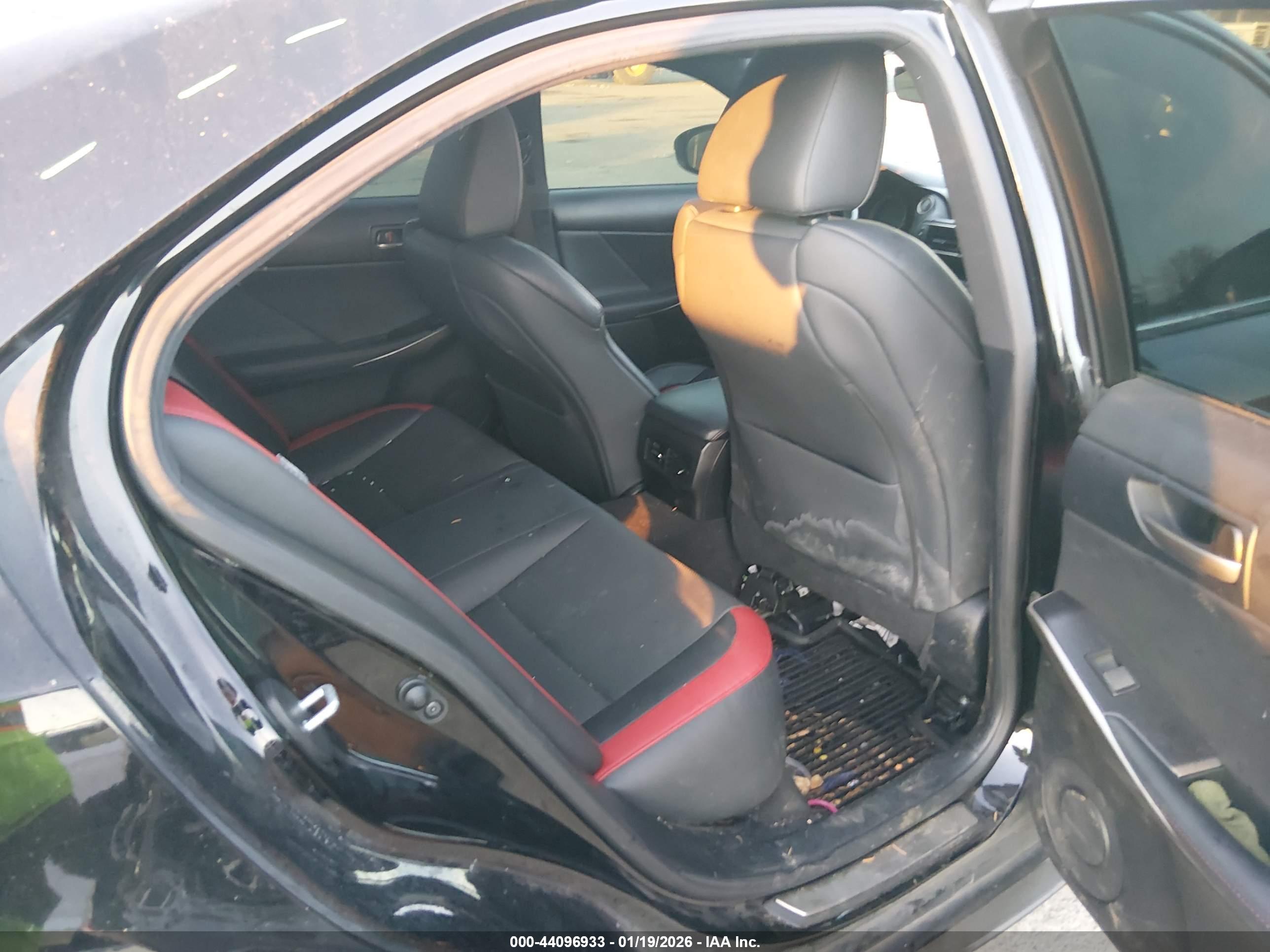 LEXUS IS image 8