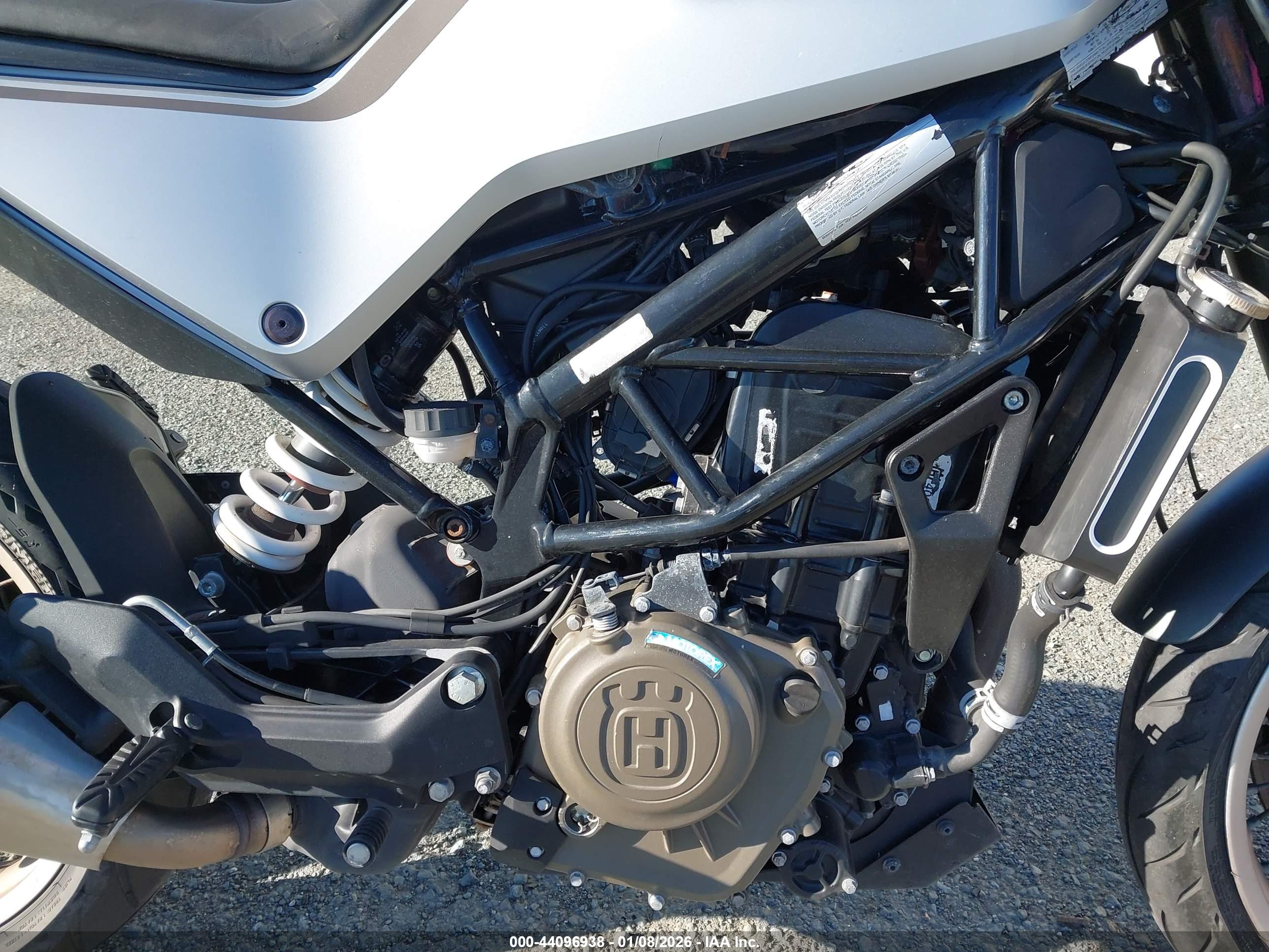 HUSQVARNA VITPILEN image 8