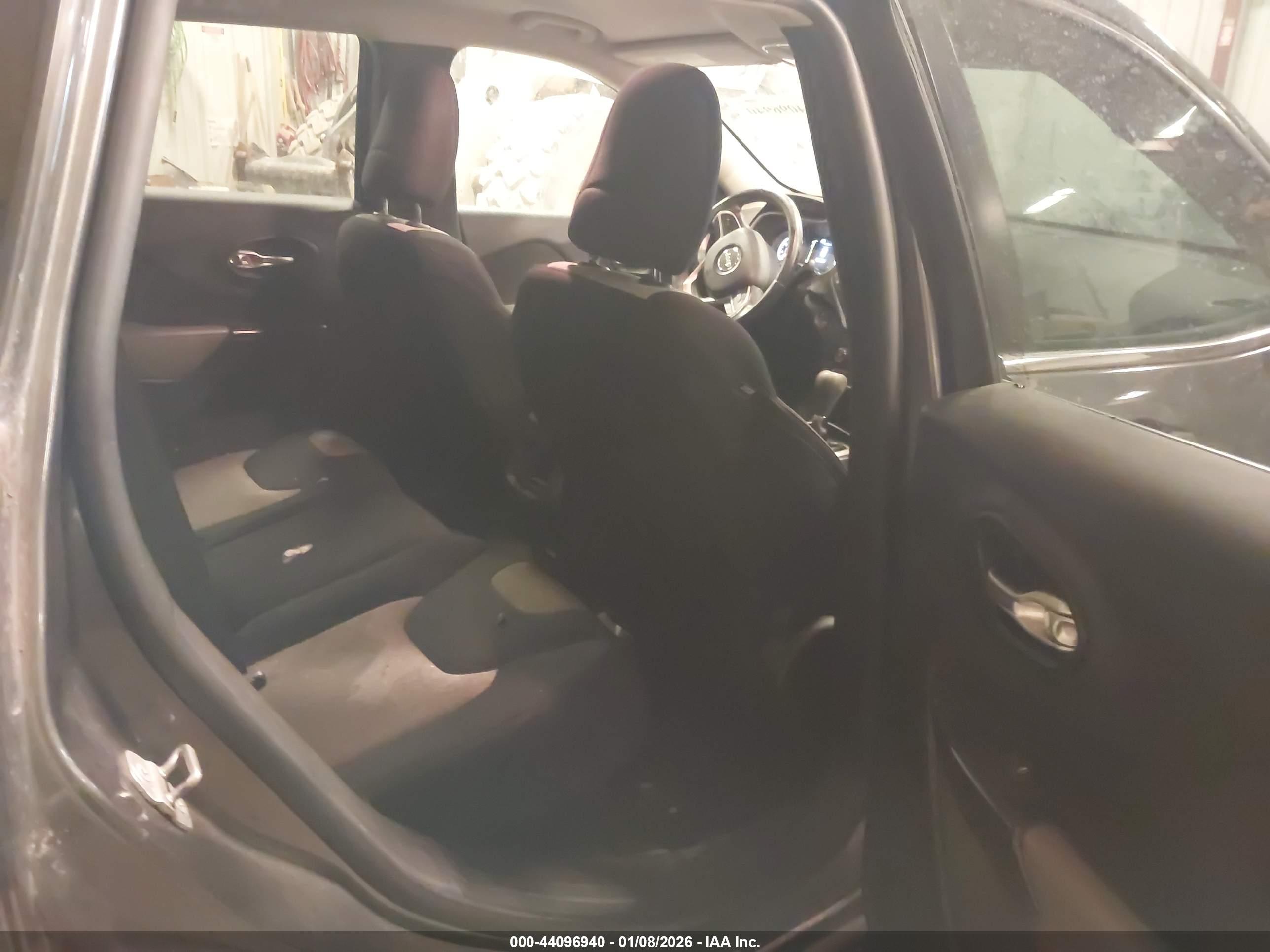 JEEP CHEROKEE image 8