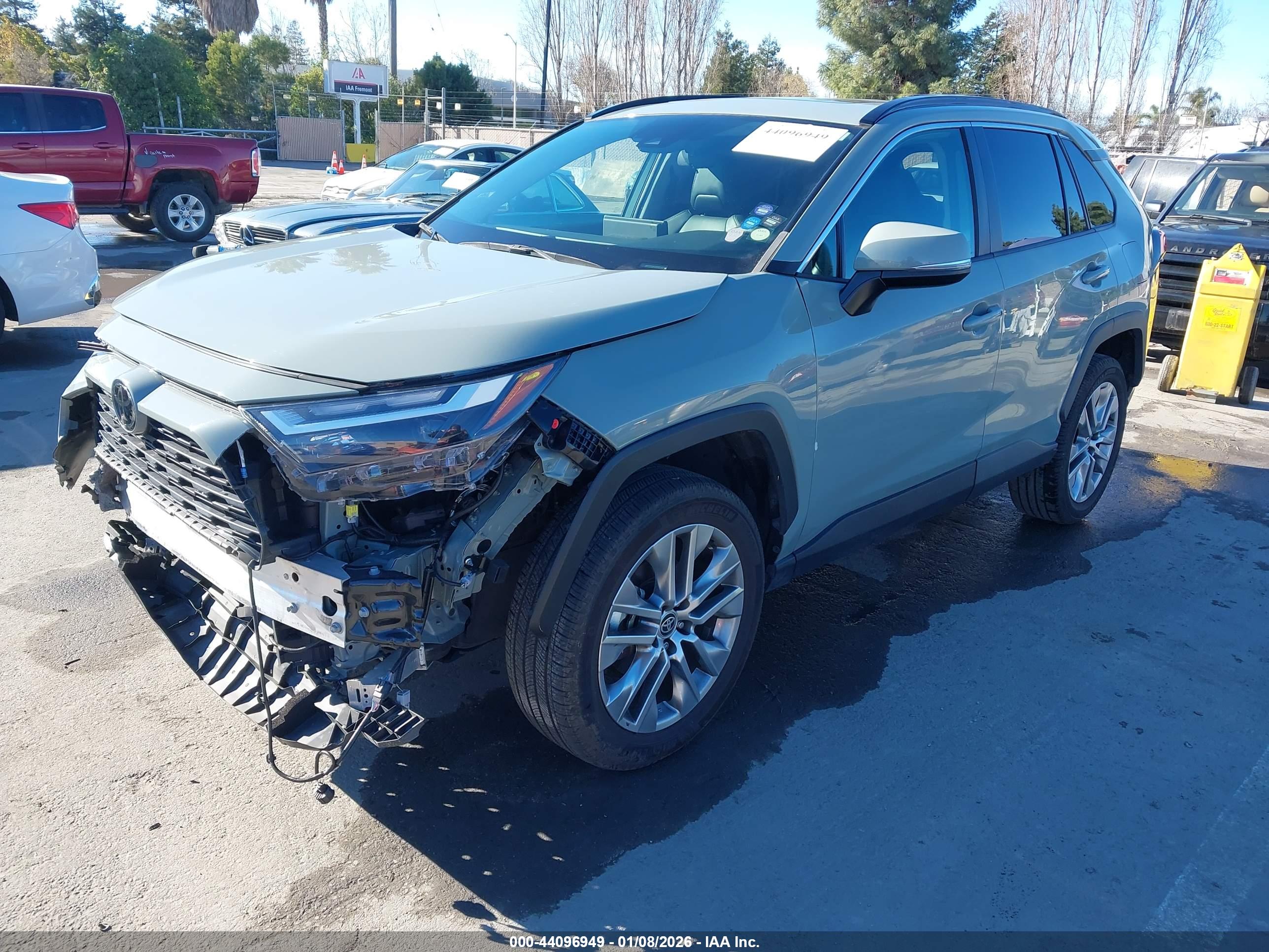 TOYOTA RAV4 image 2