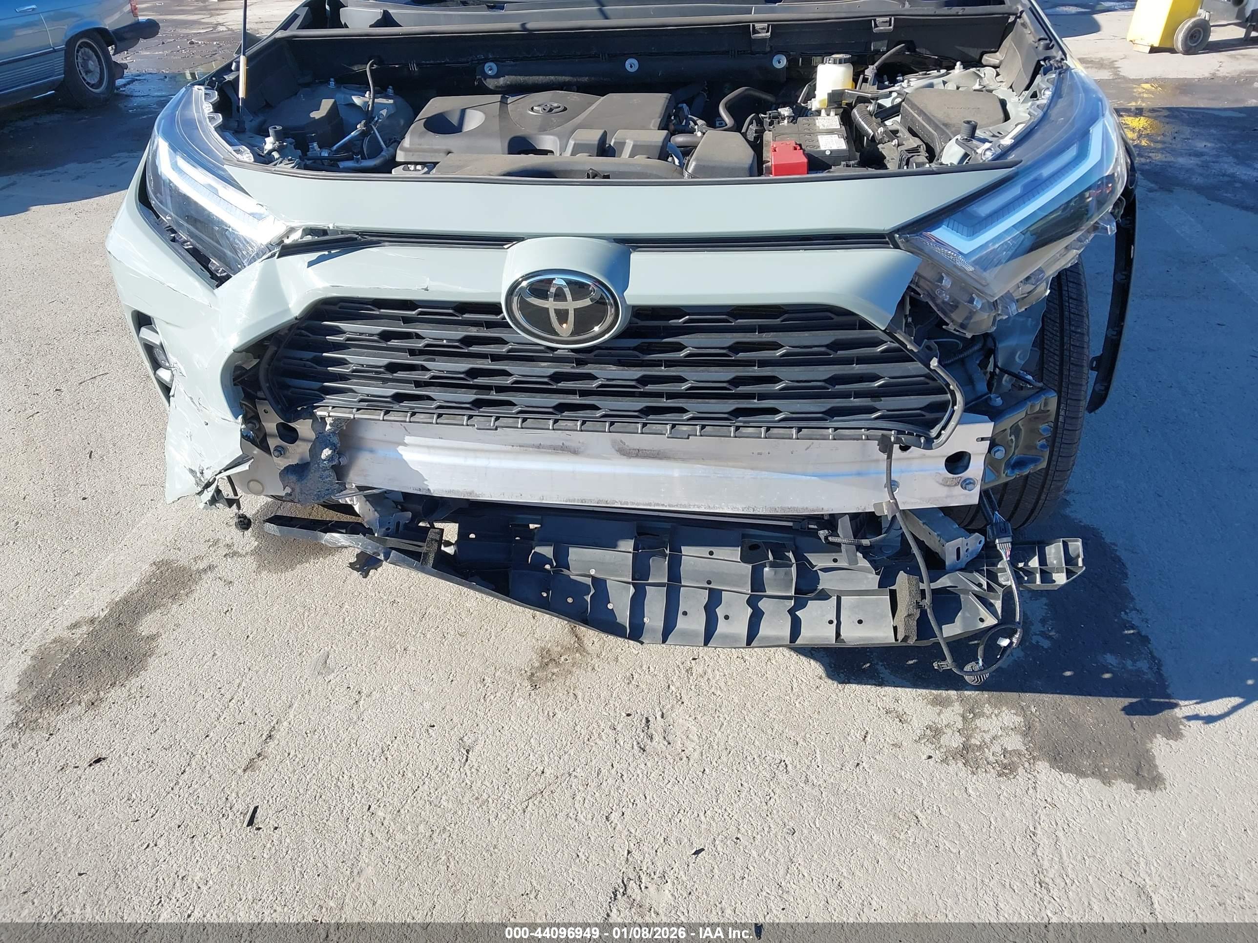 TOYOTA RAV4 image 6
