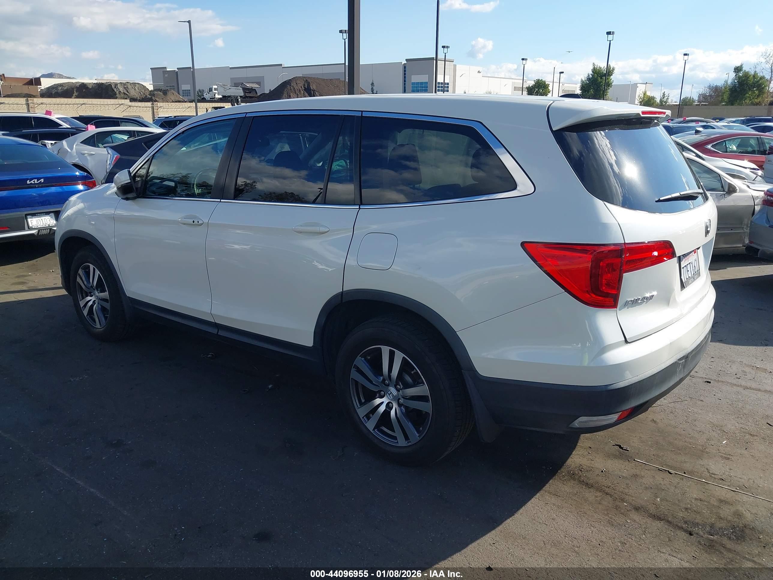 HONDA PILOT image 3