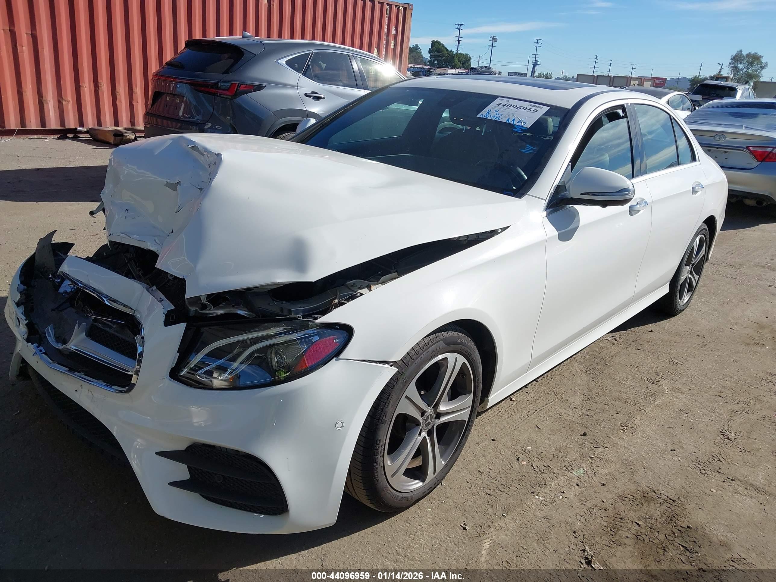 MERCEDES-BENZ E image 2