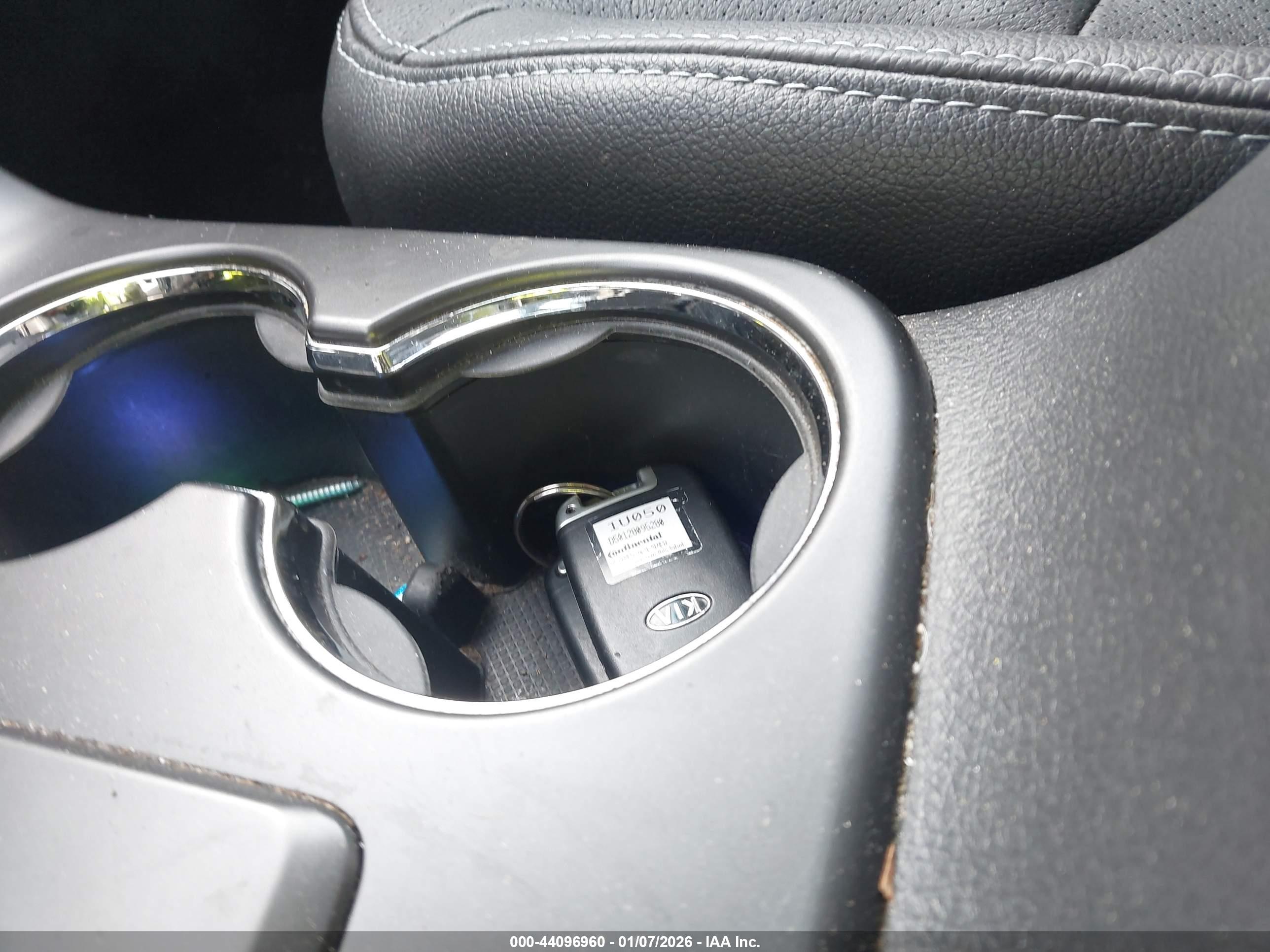 KIA SORENTO image 11
