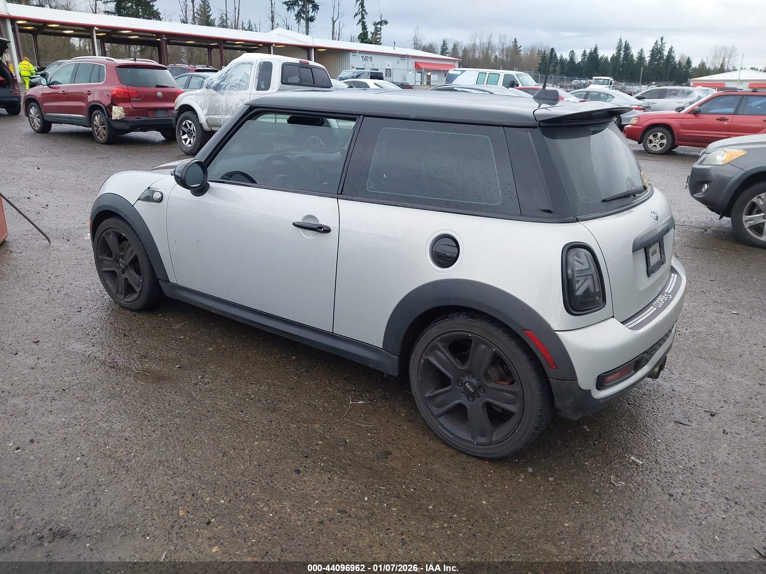 MINI COOPER image 3