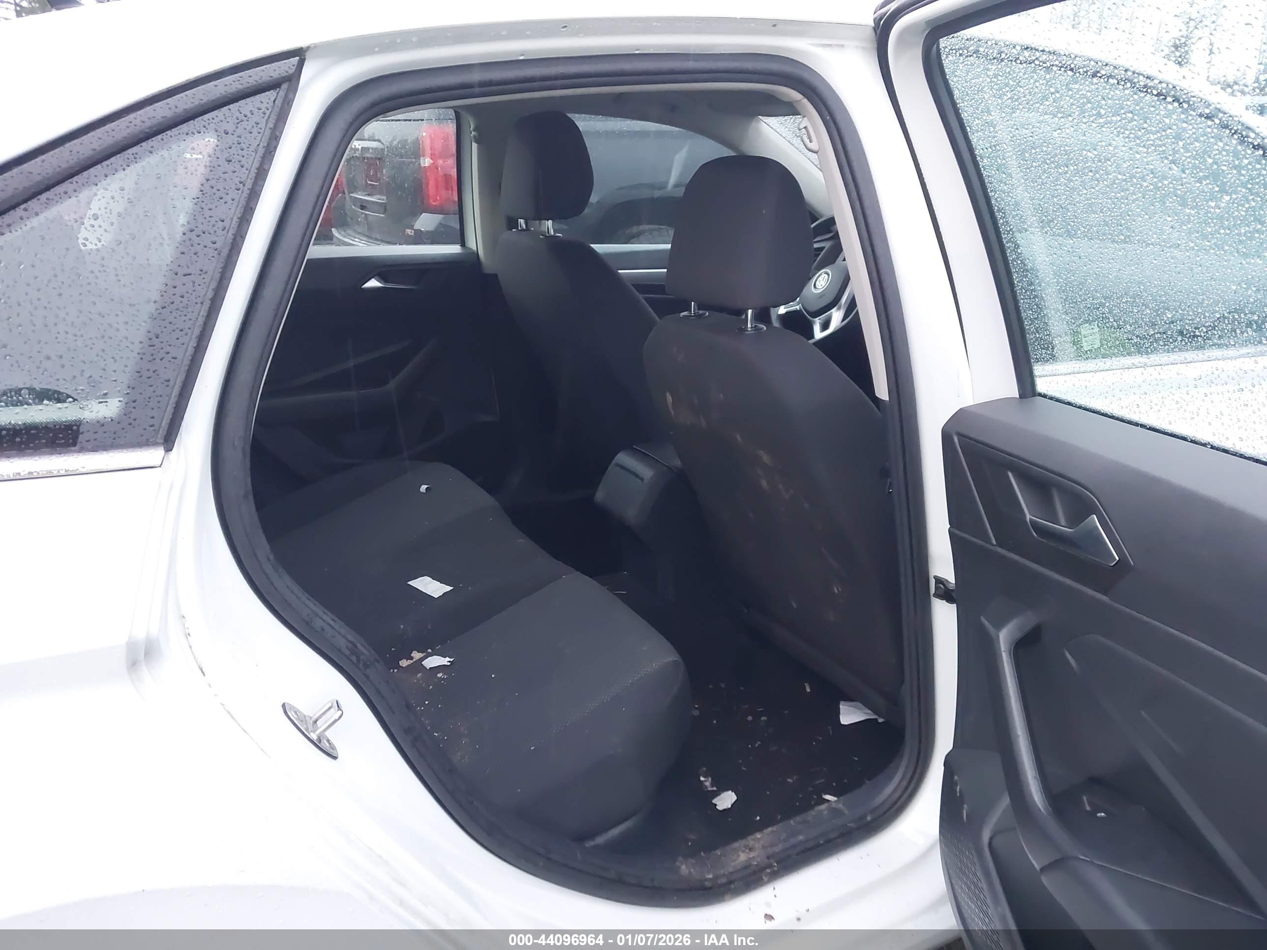 VOLKSWAGEN JETTA image 8