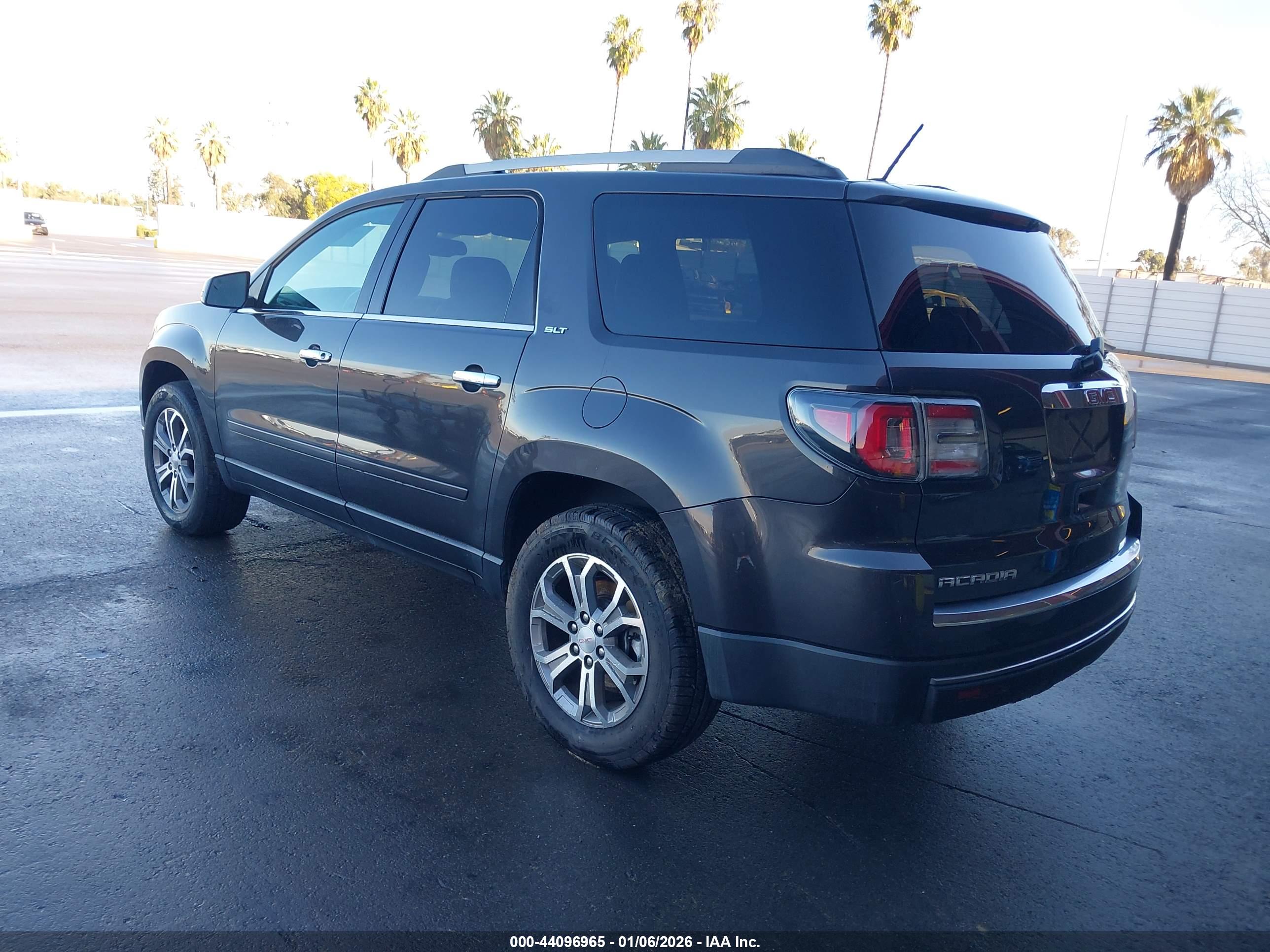 GMC ACADIA image 3