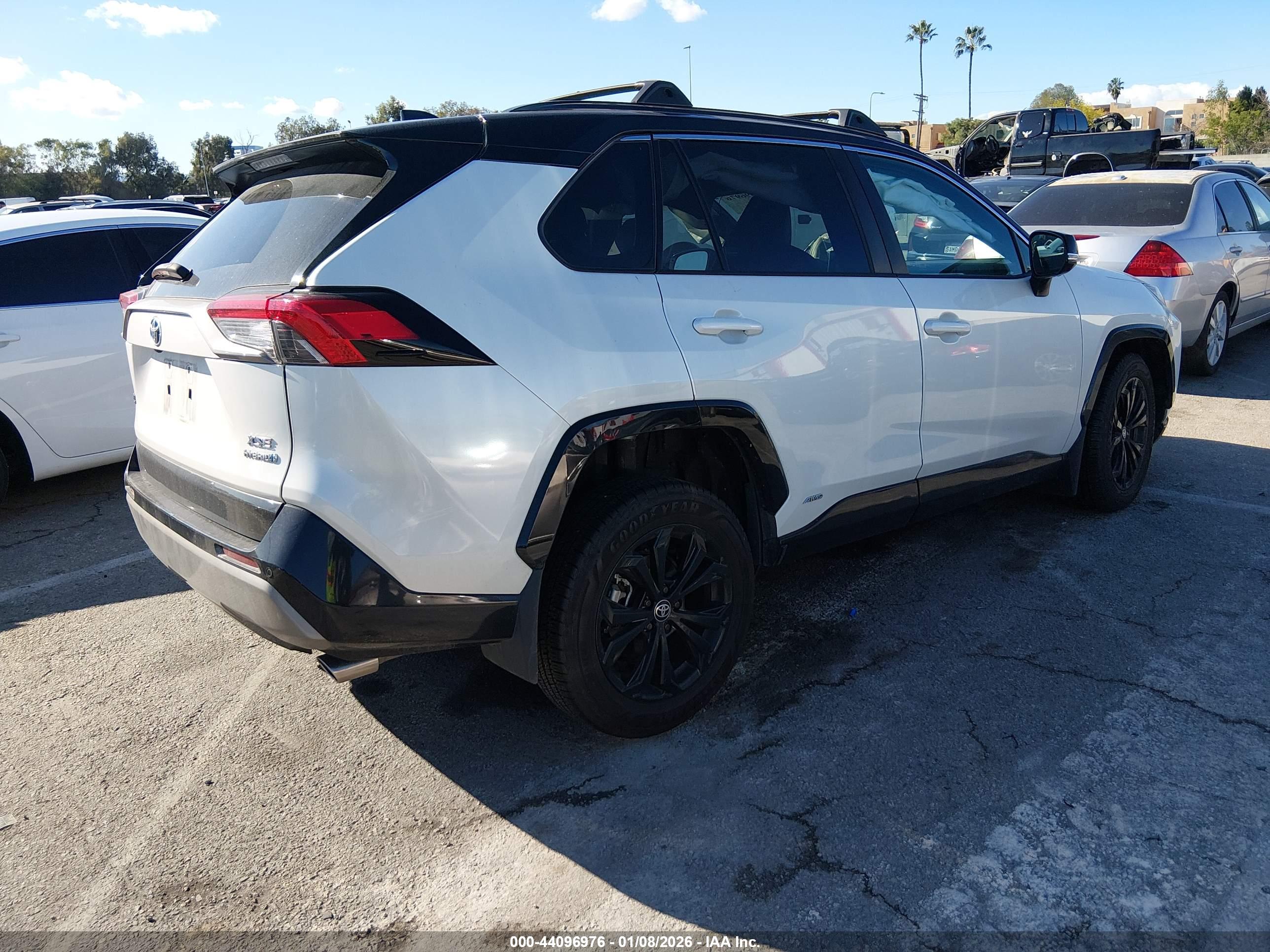 TOYOTA RAV4 image 4