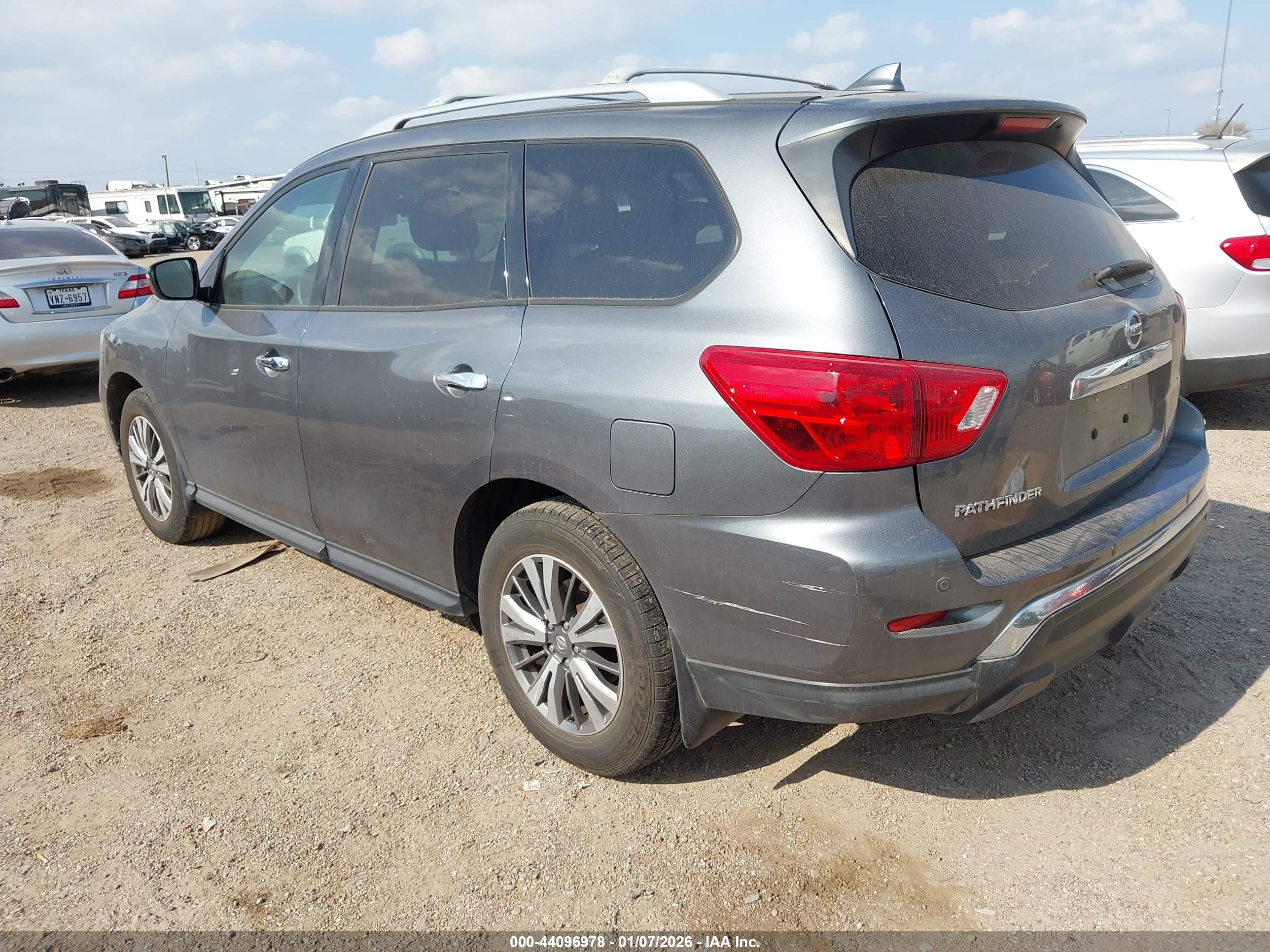 NISSAN PATHFINDER image 3
