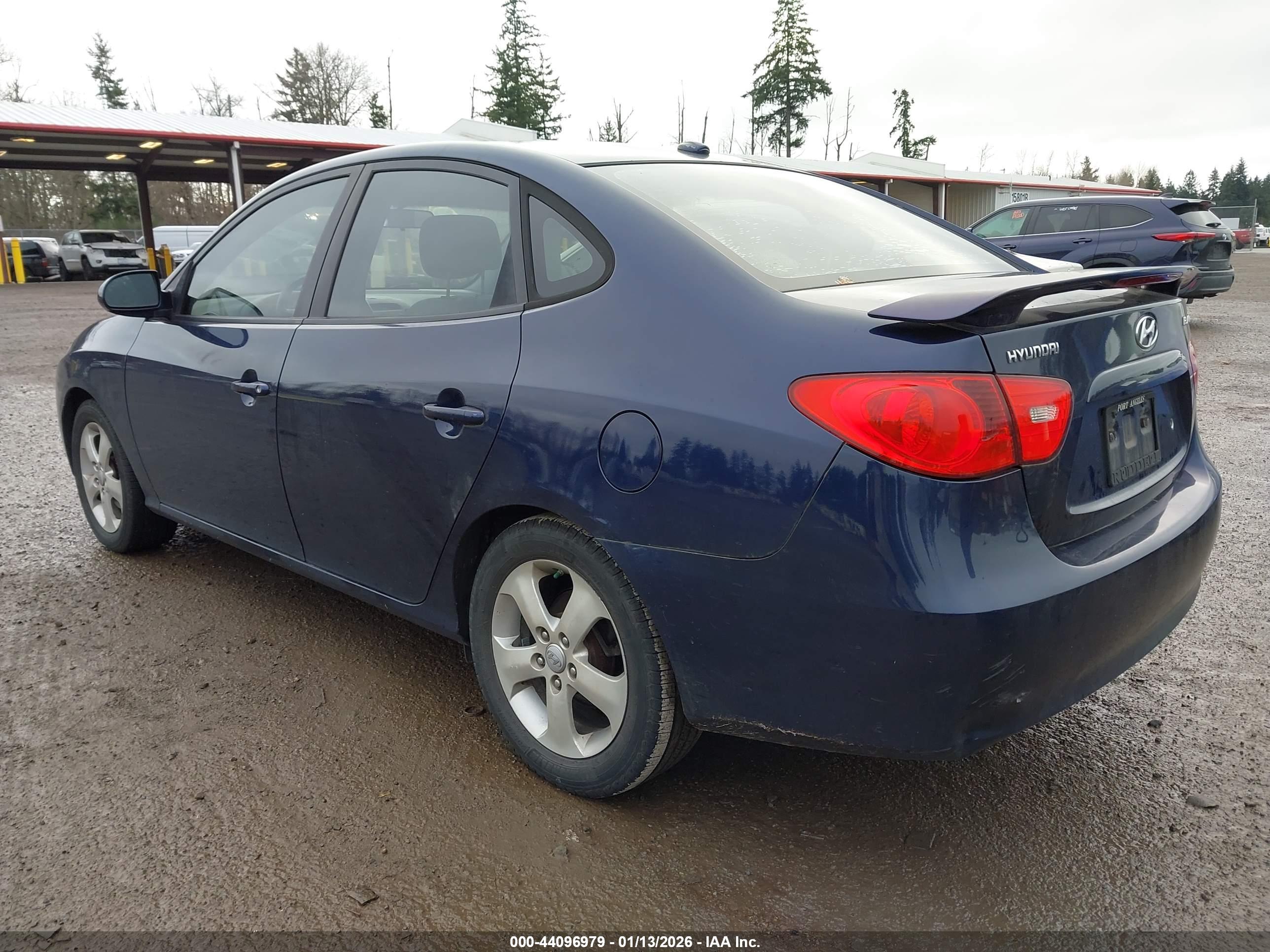 HYUNDAI ELANTRA image 3