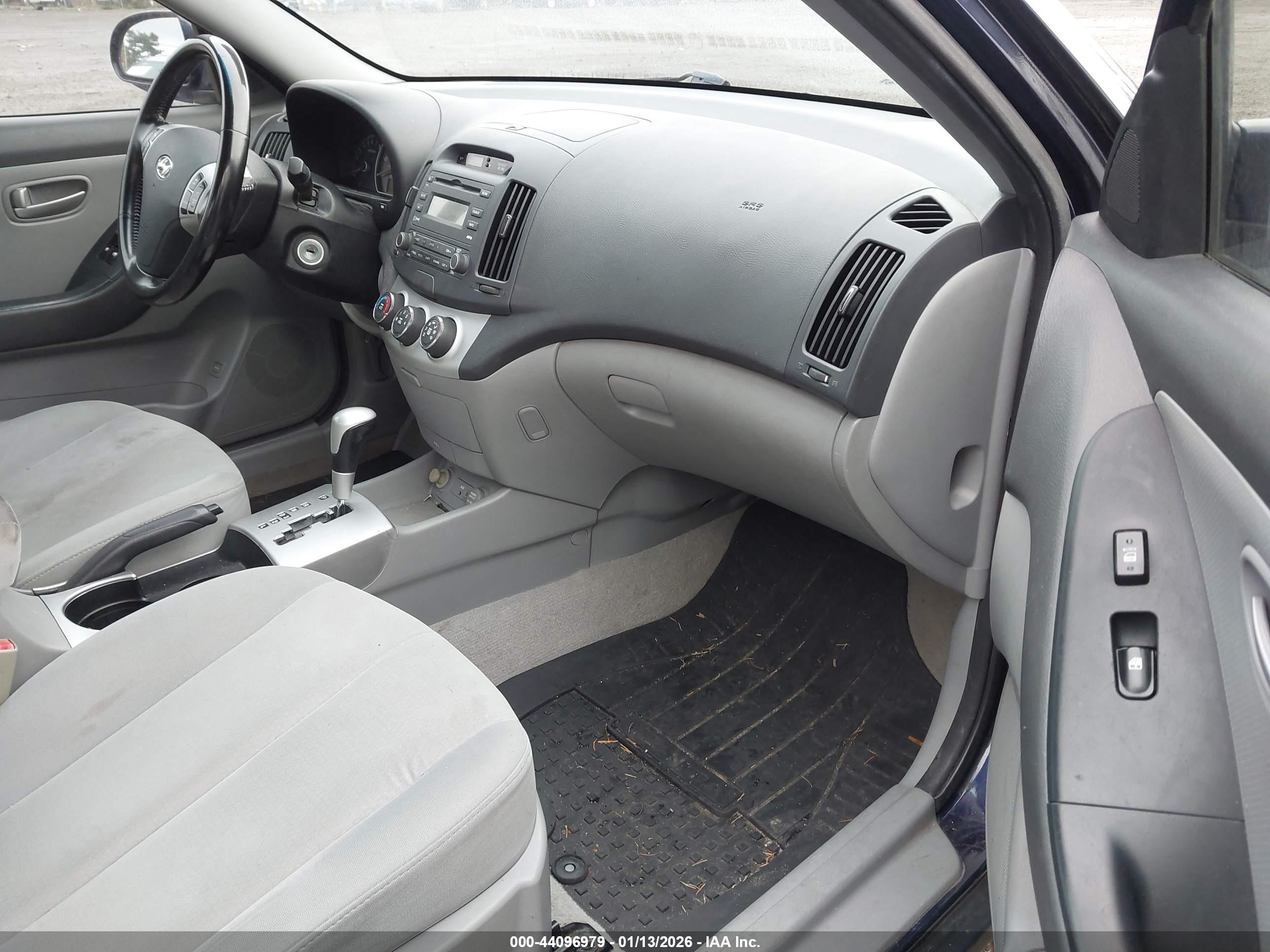 HYUNDAI ELANTRA image 5