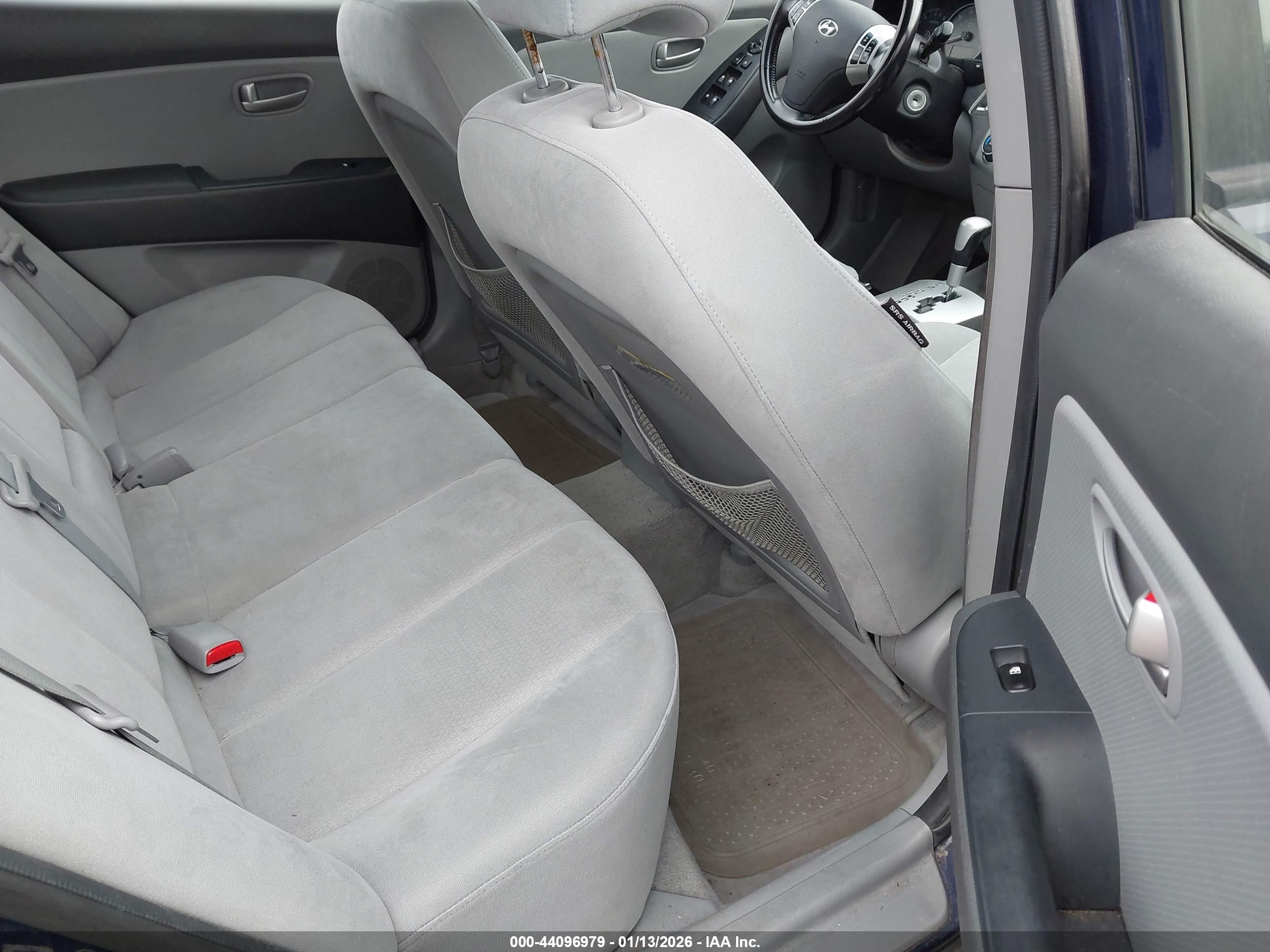 HYUNDAI ELANTRA image 8