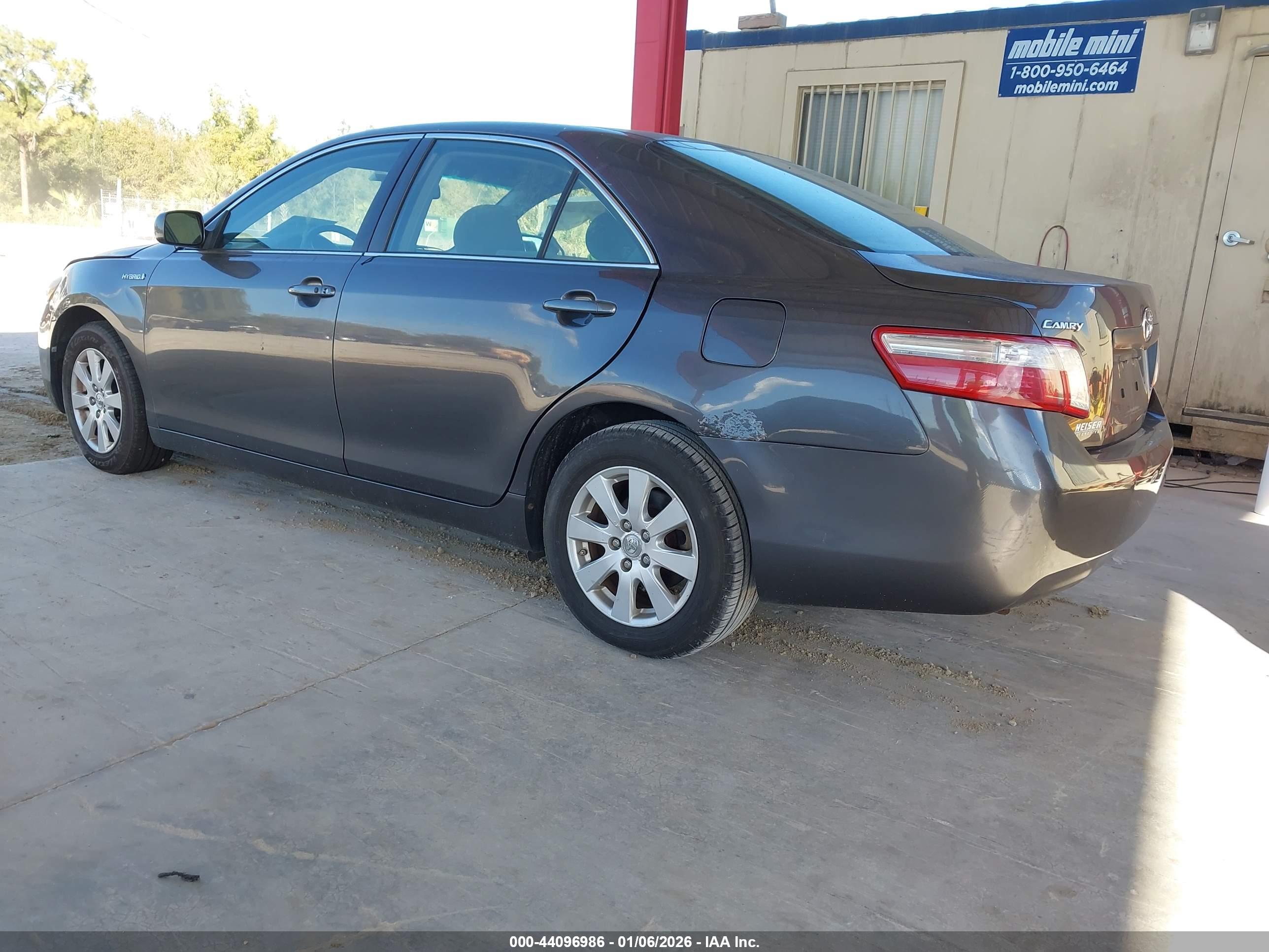 TOYOTA CAMRY image 3