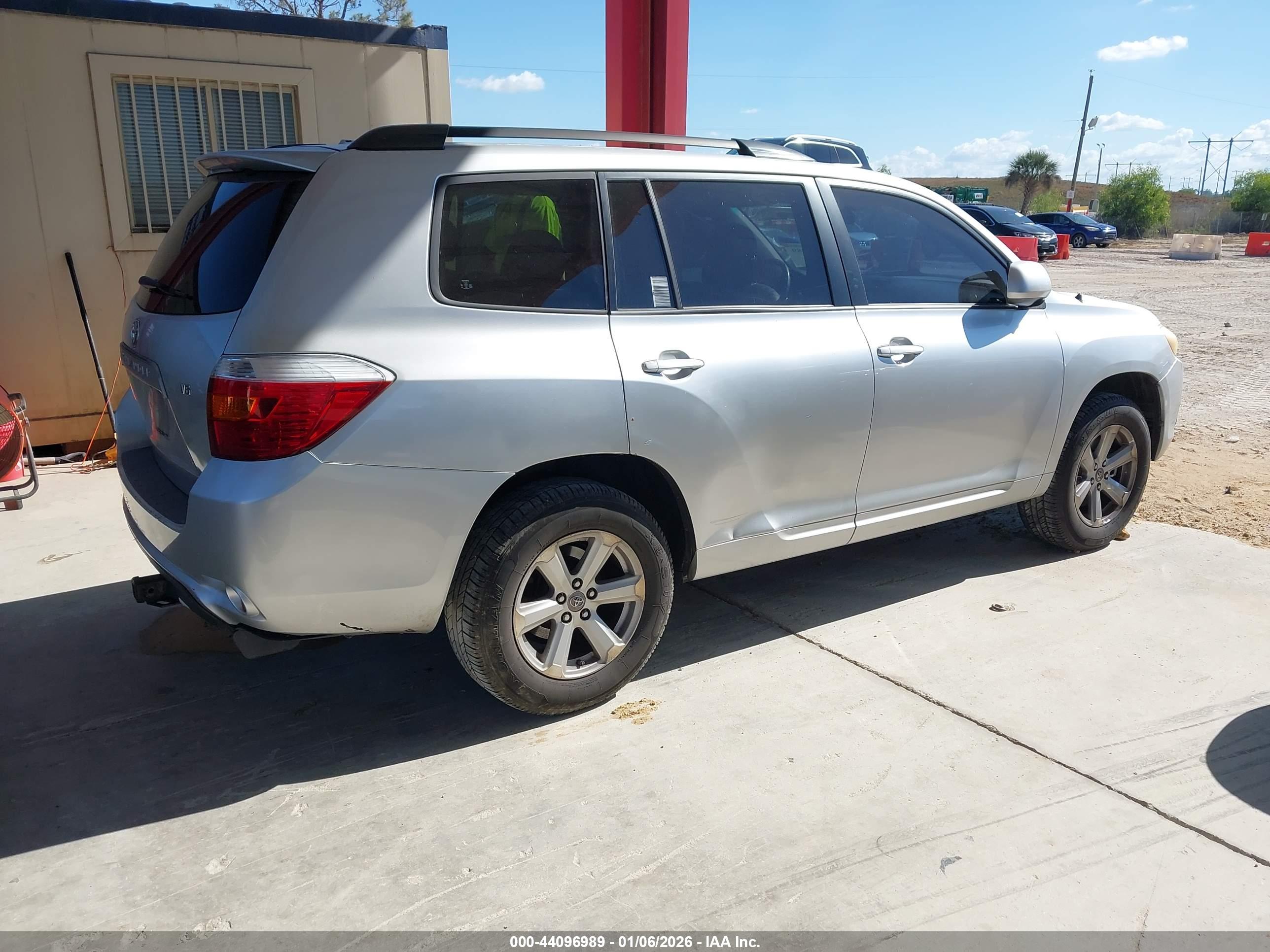 TOYOTA HIGHLANDER image 4