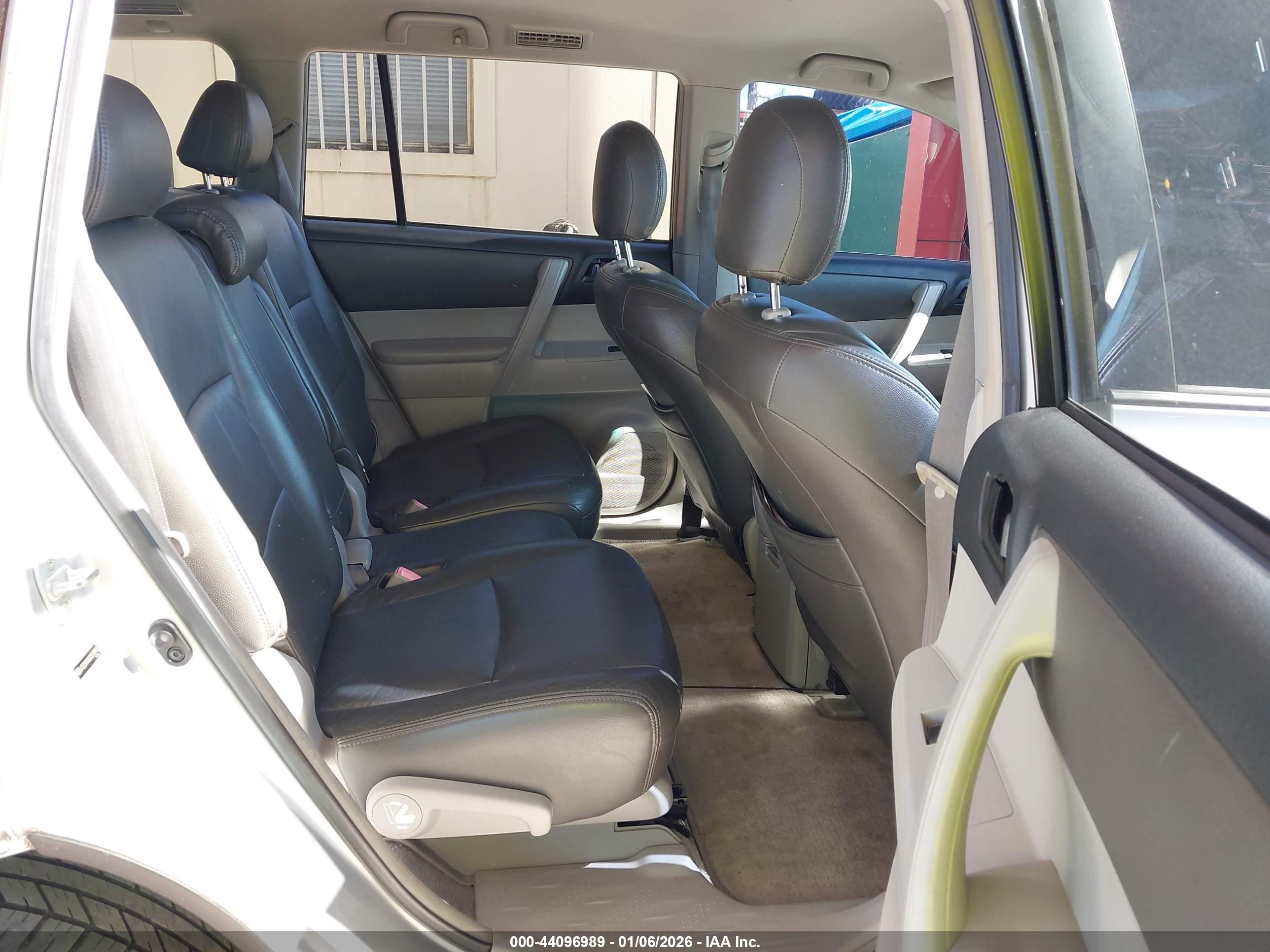 TOYOTA HIGHLANDER image 8
