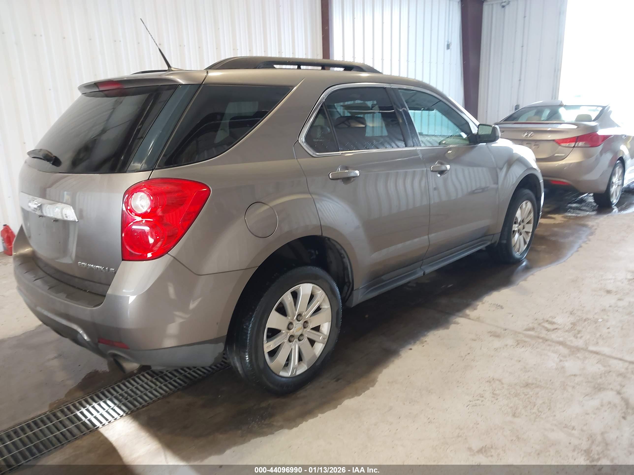 CHEVROLET EQUINOX image 4