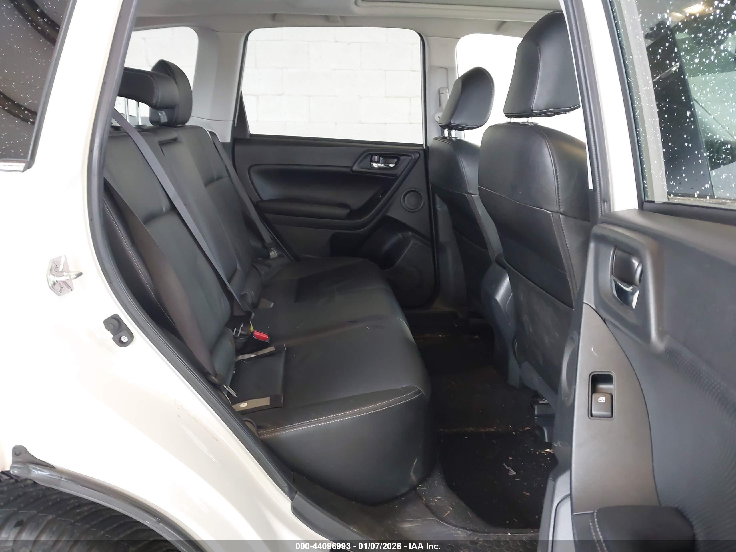 SUBARU FORESTER image 8