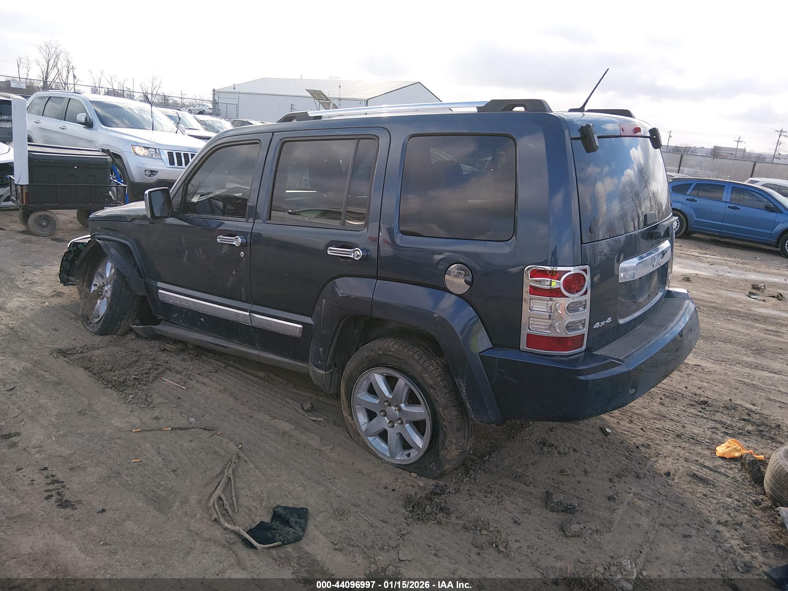 JEEP LIBERTY image 3