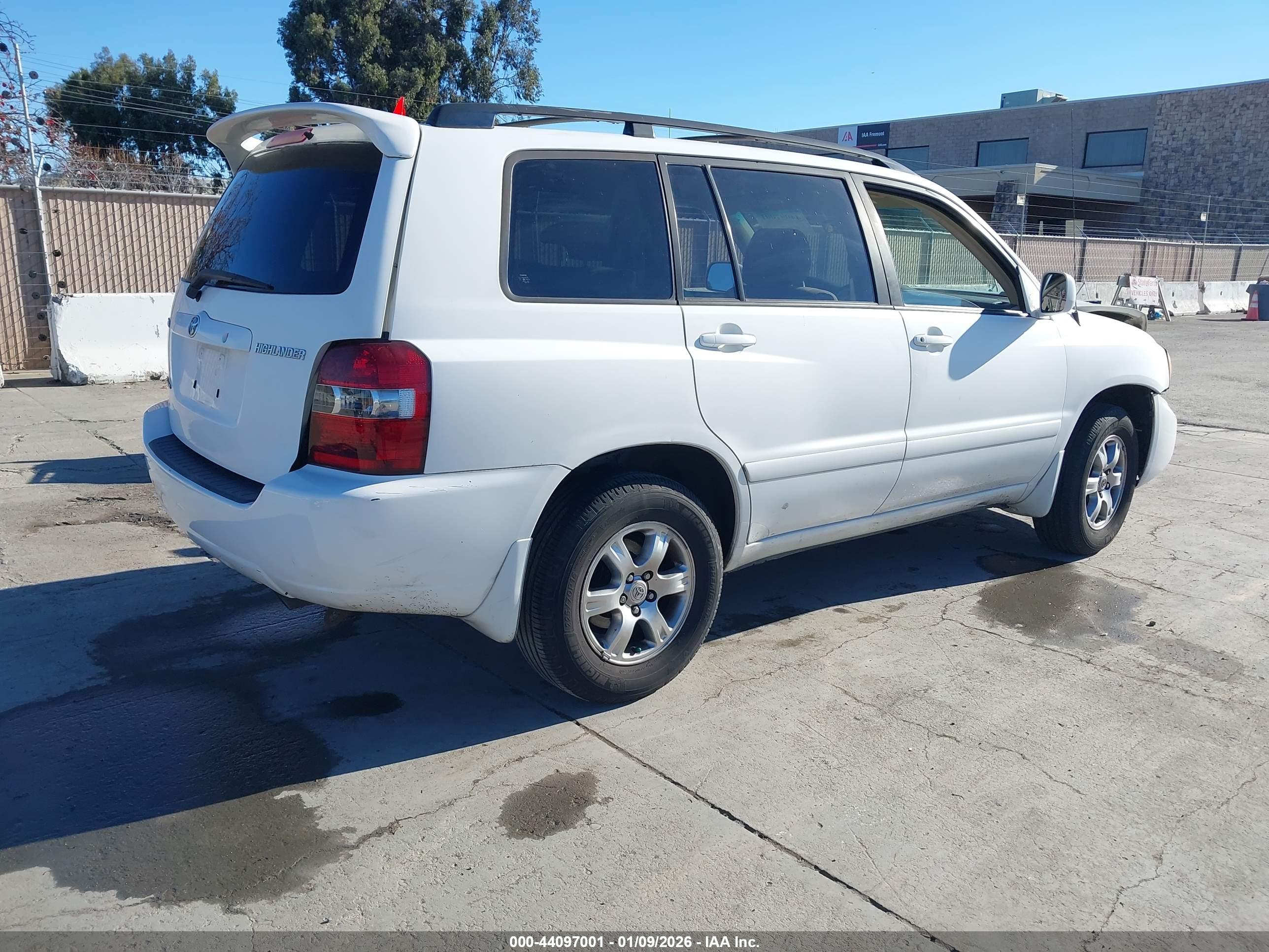 TOYOTA HIGHLANDER image 4