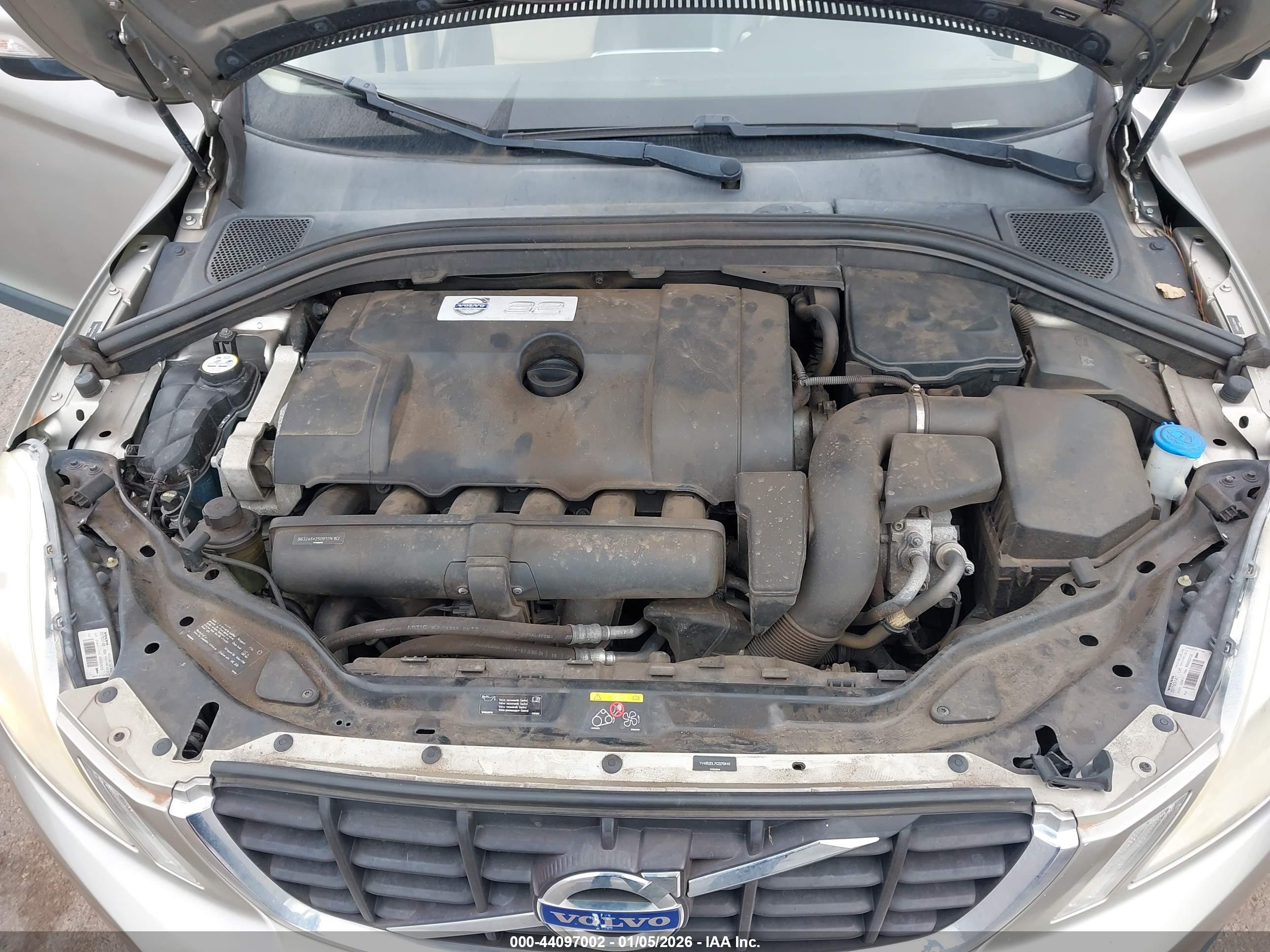 VOLVO XC60 image 10