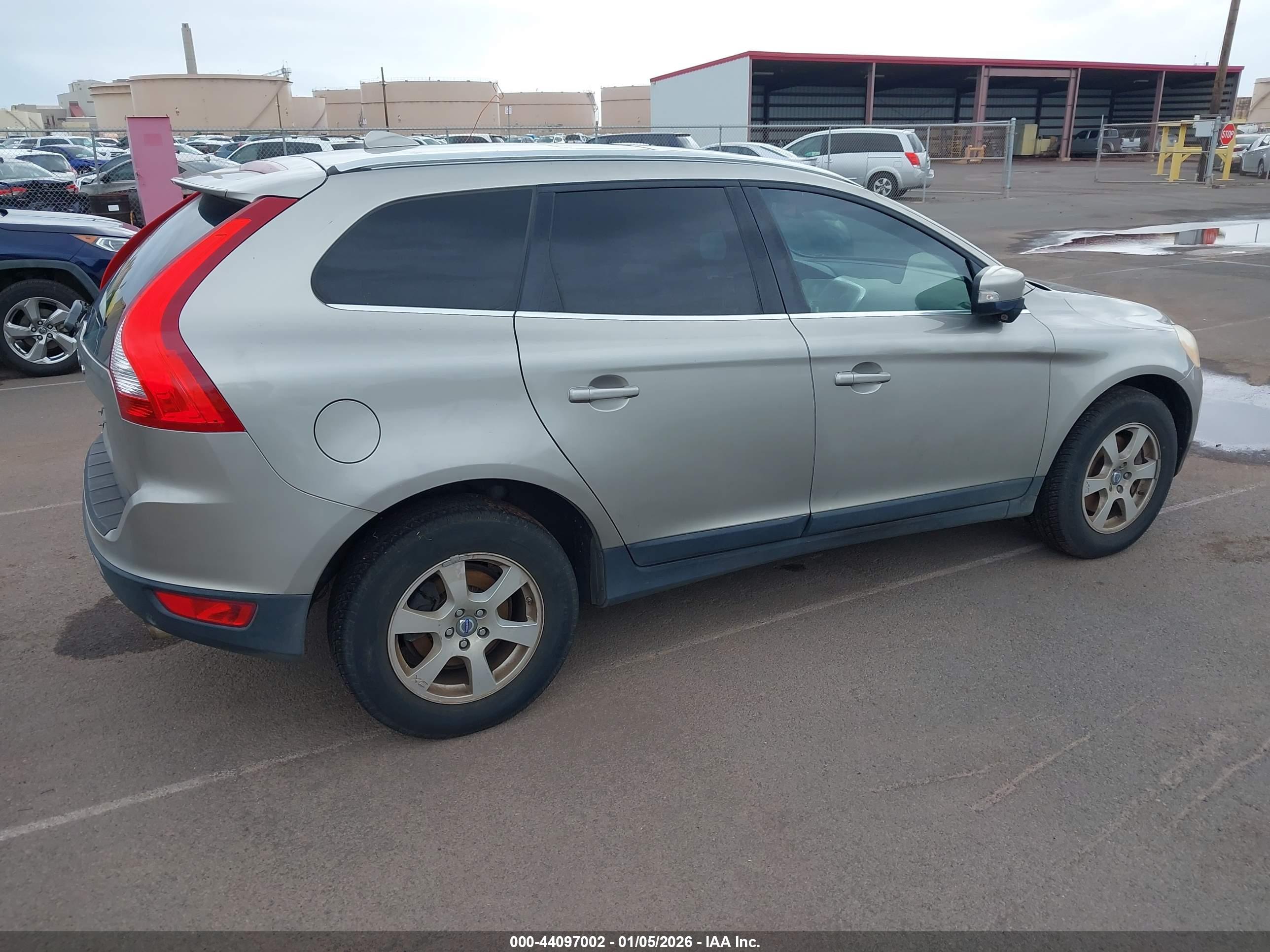 VOLVO XC60 image 4