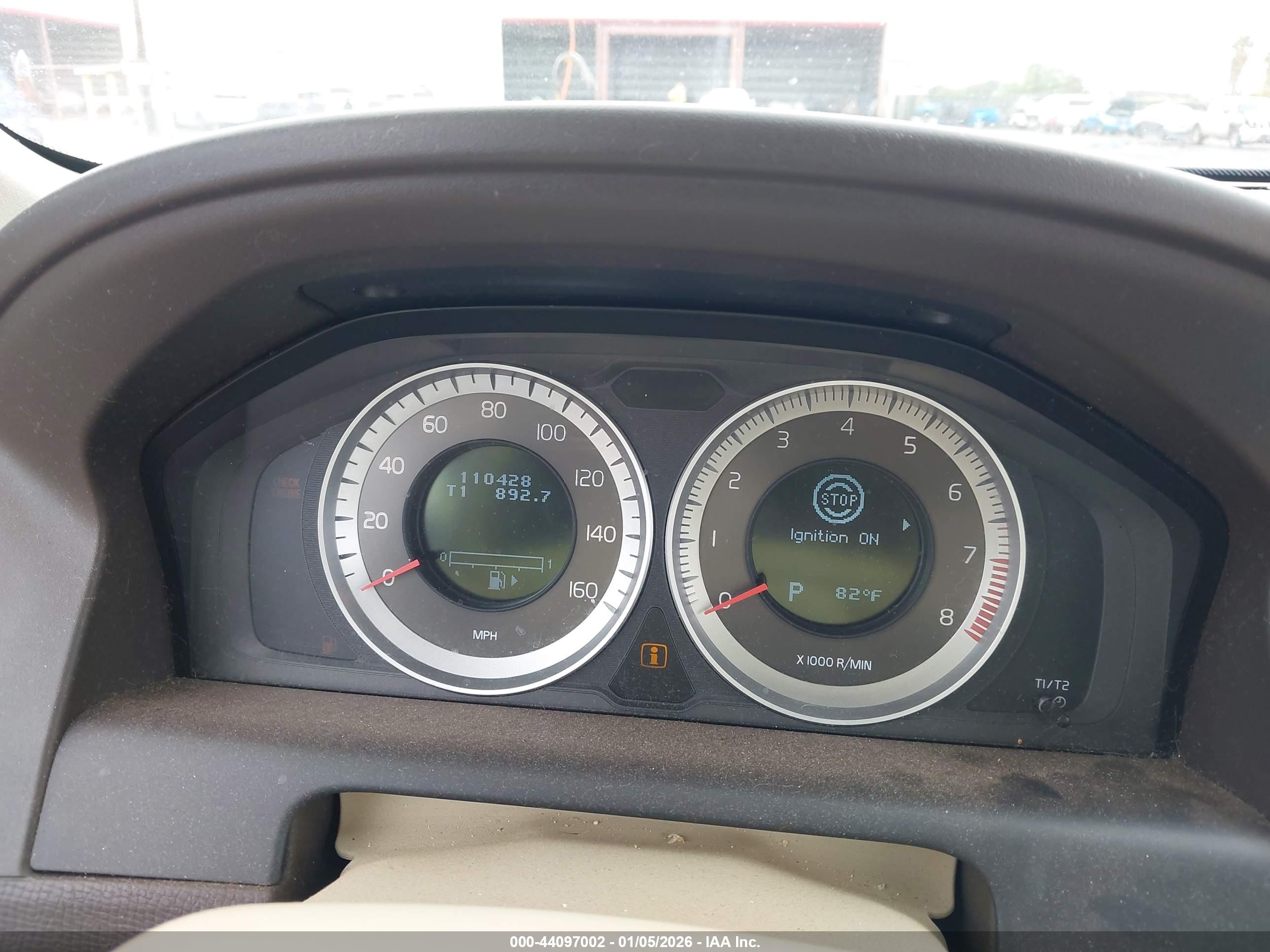 VOLVO XC60 image 7