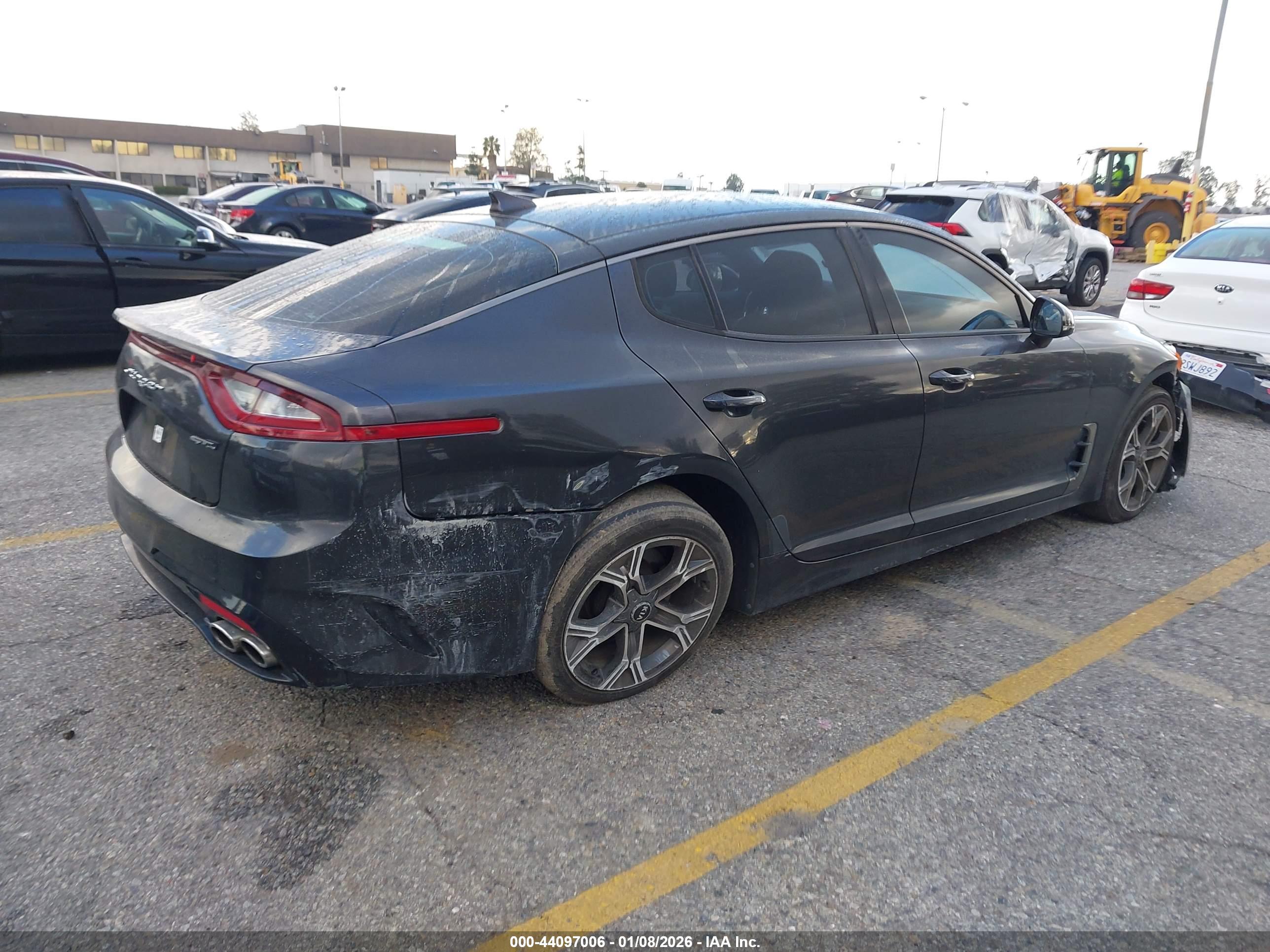 KIA STINGER image 4