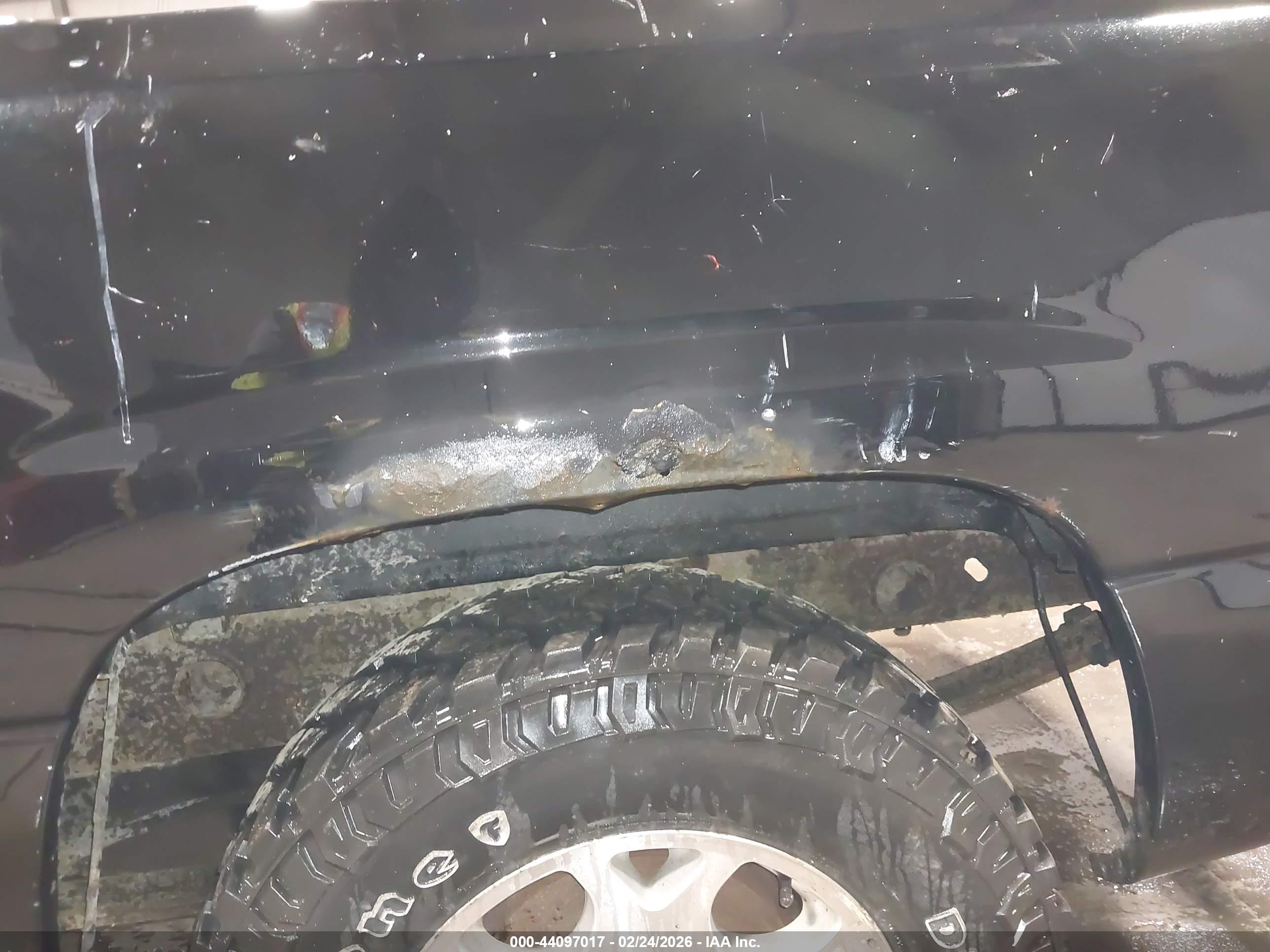 CHEVROLET SILVERADO image 6