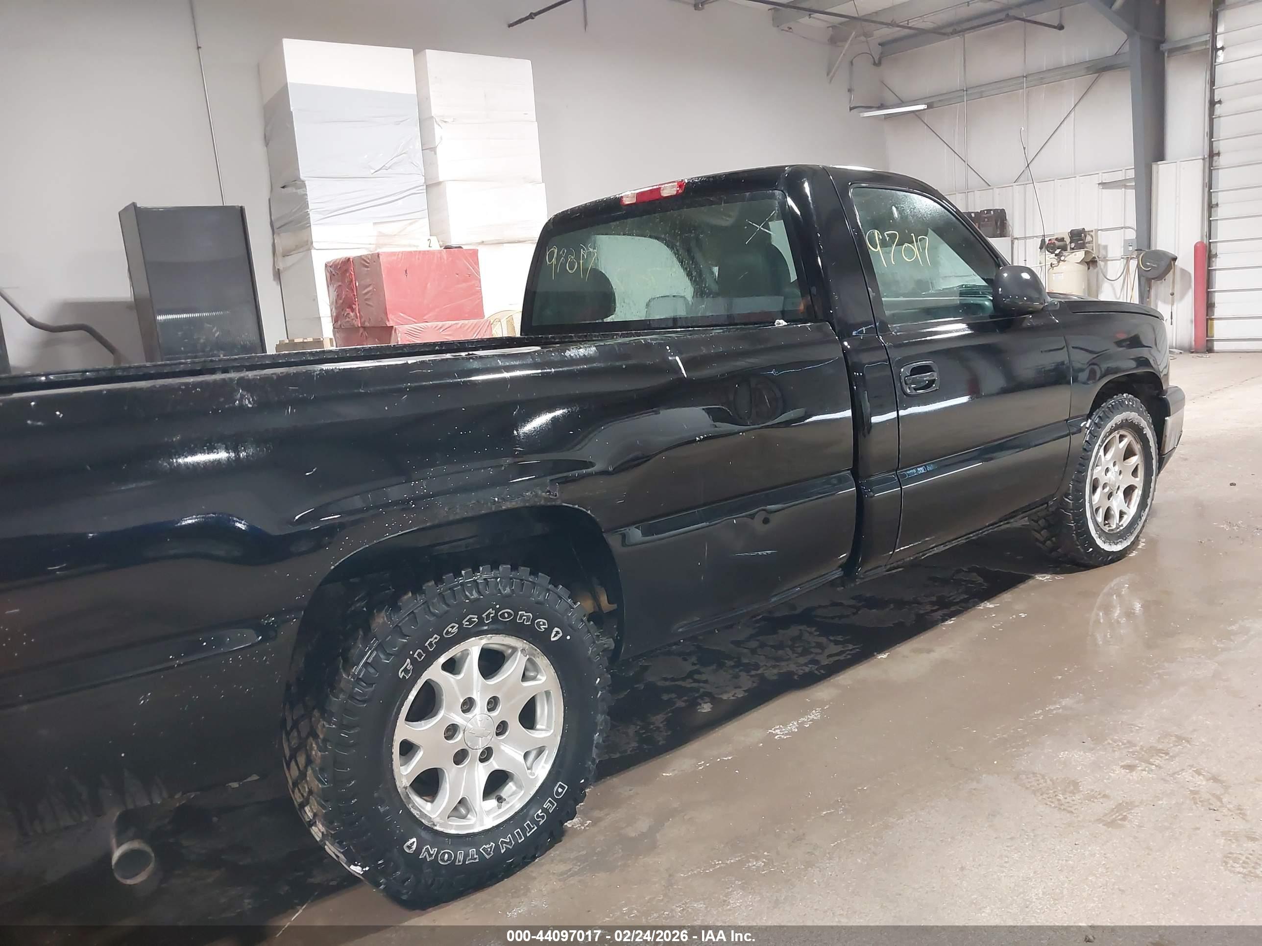 CHEVROLET SILVERADO image 8