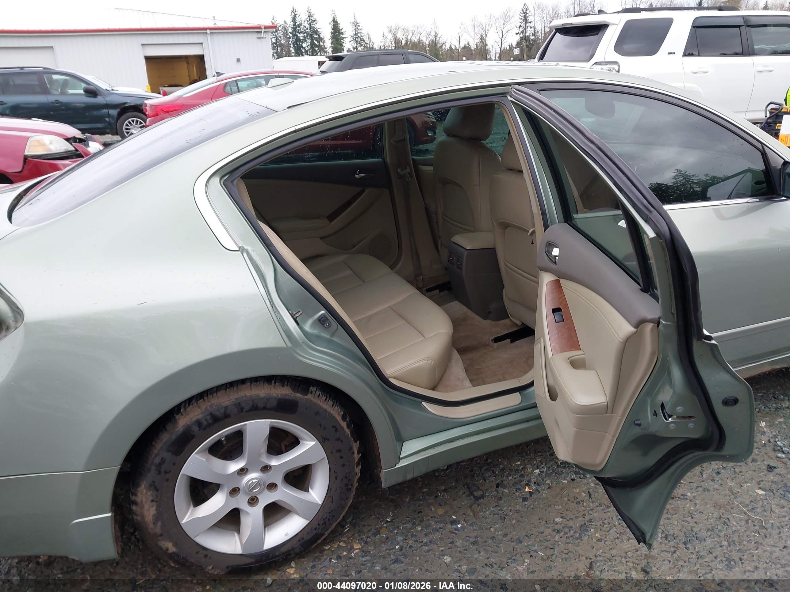 NISSAN ALTIMA image 8
