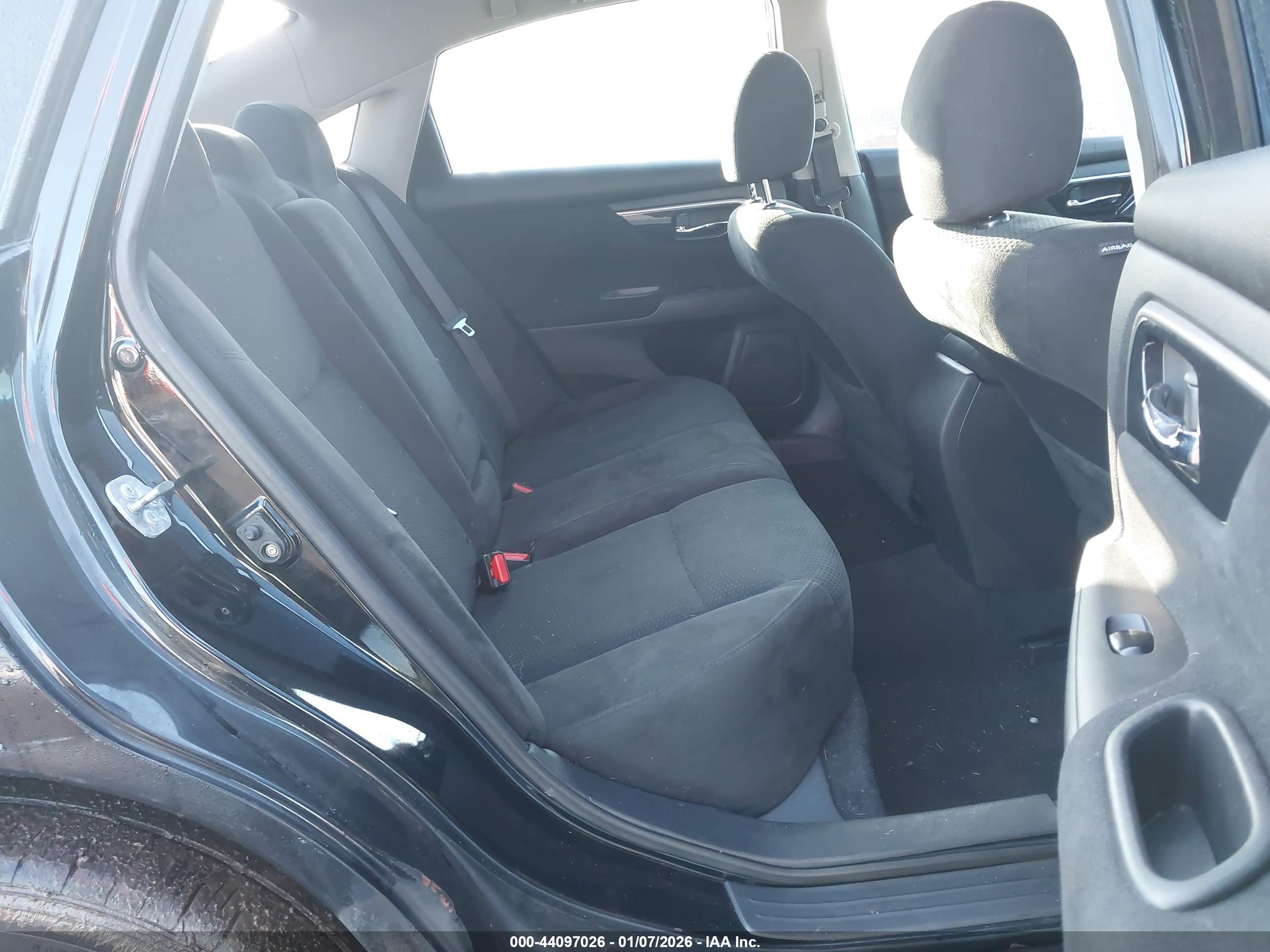 NISSAN ALTIMA image 8