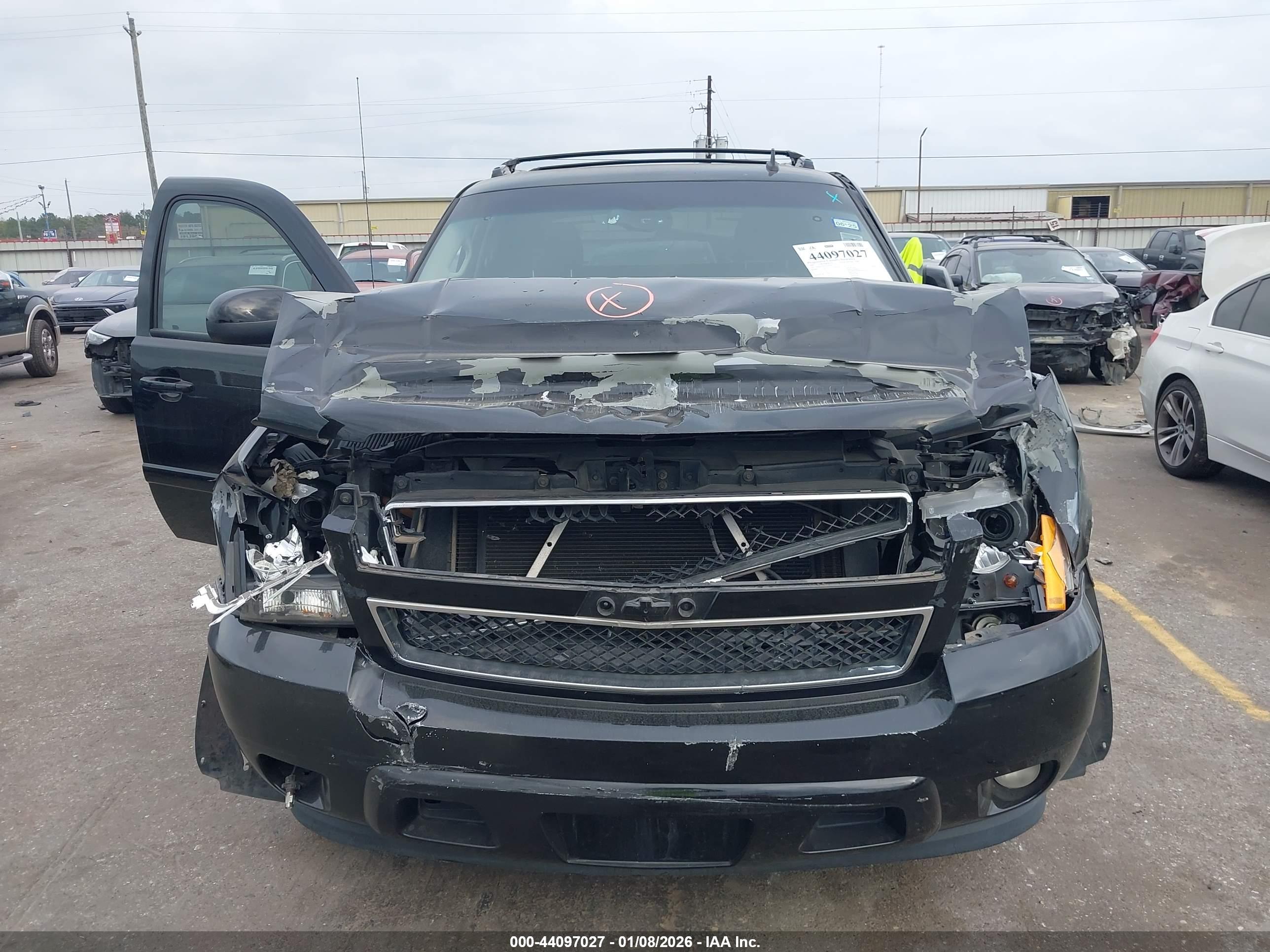 CHEVROLET AVALANCHE image 6