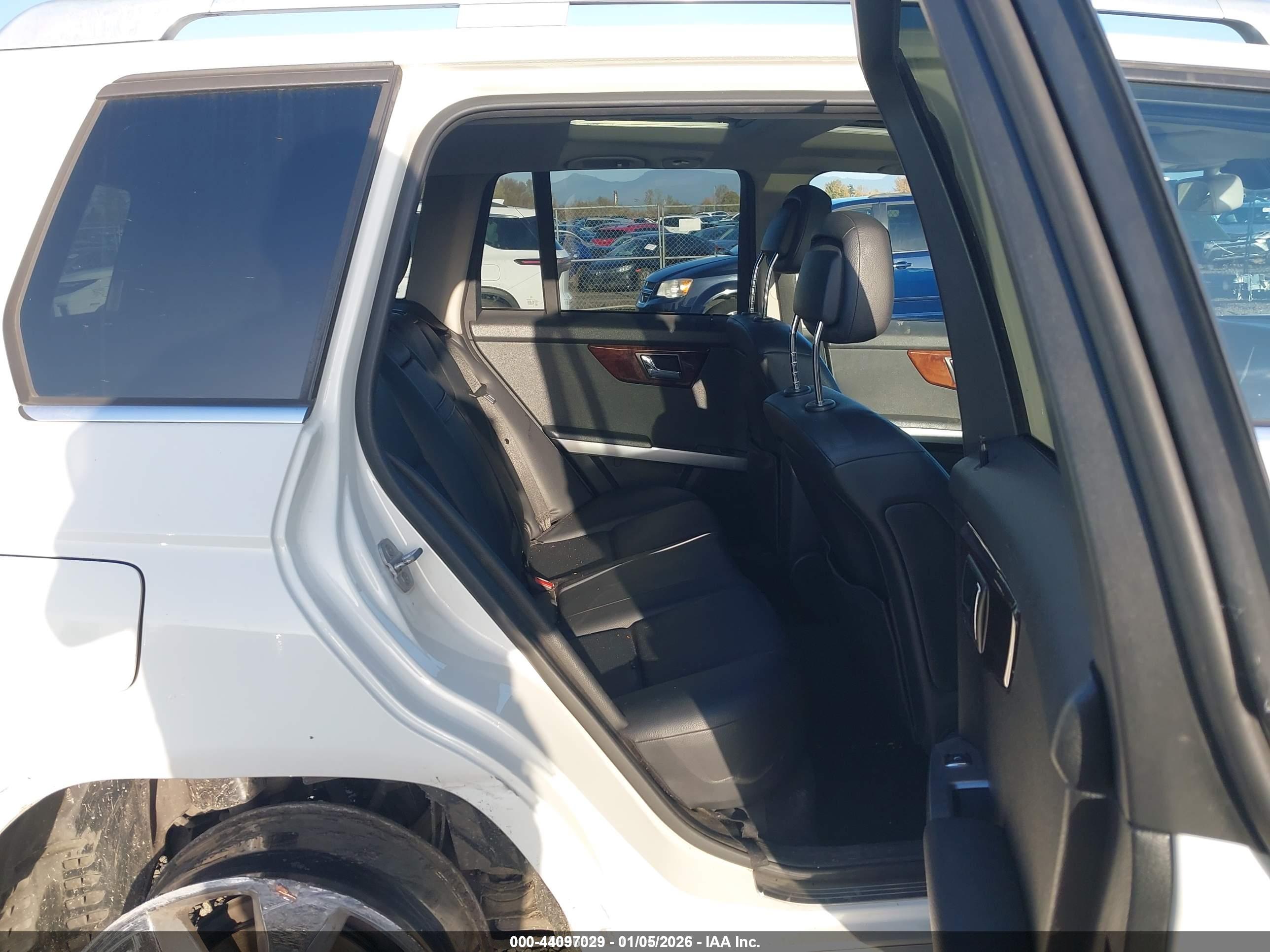 MERCEDES-BENZ GLK image 8