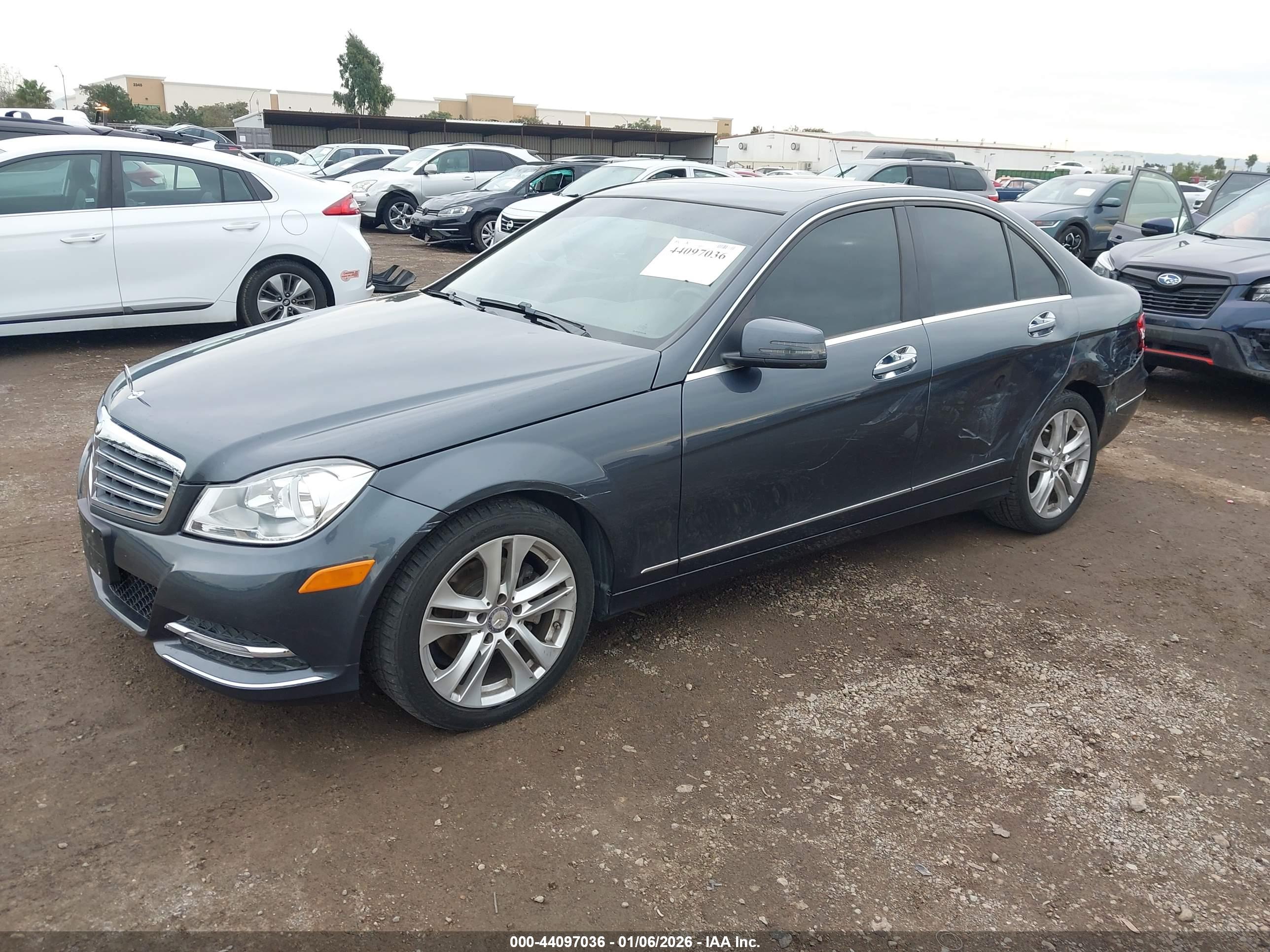 MERCEDES-BENZ C image 2