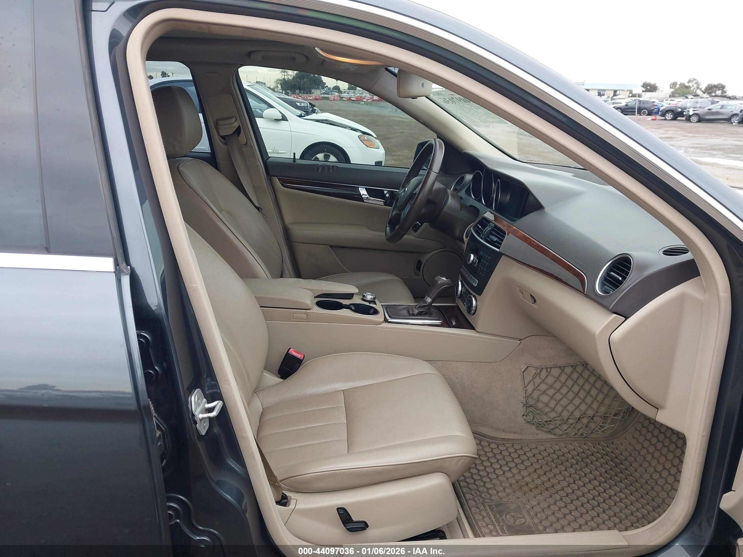 MERCEDES-BENZ C image 5
