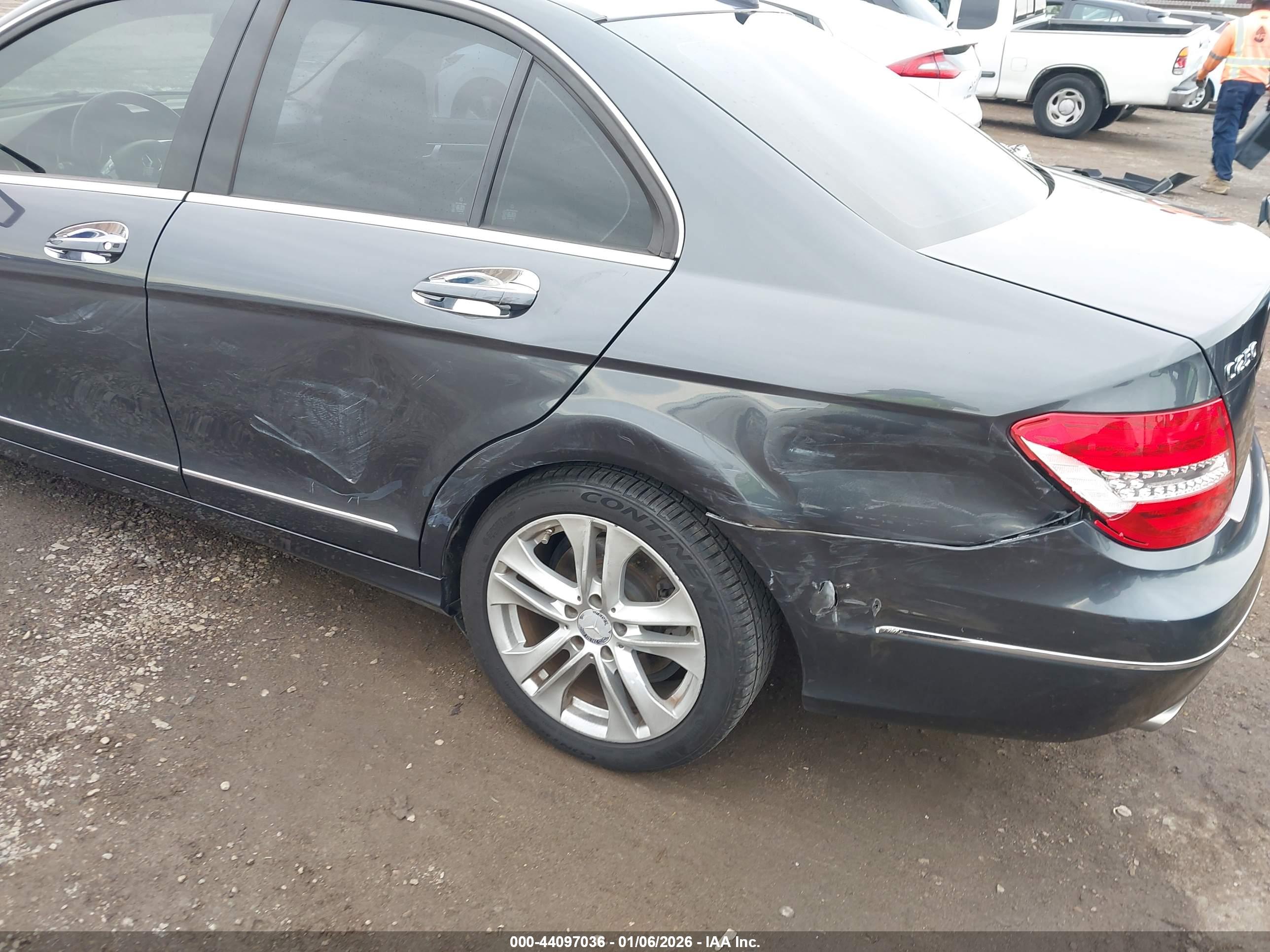 MERCEDES-BENZ C image 6