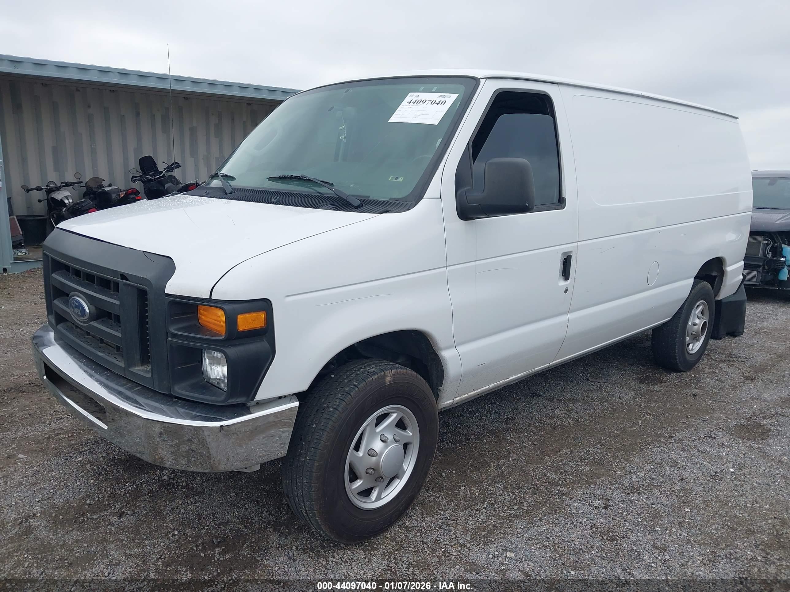 FORD E-250 image 2
