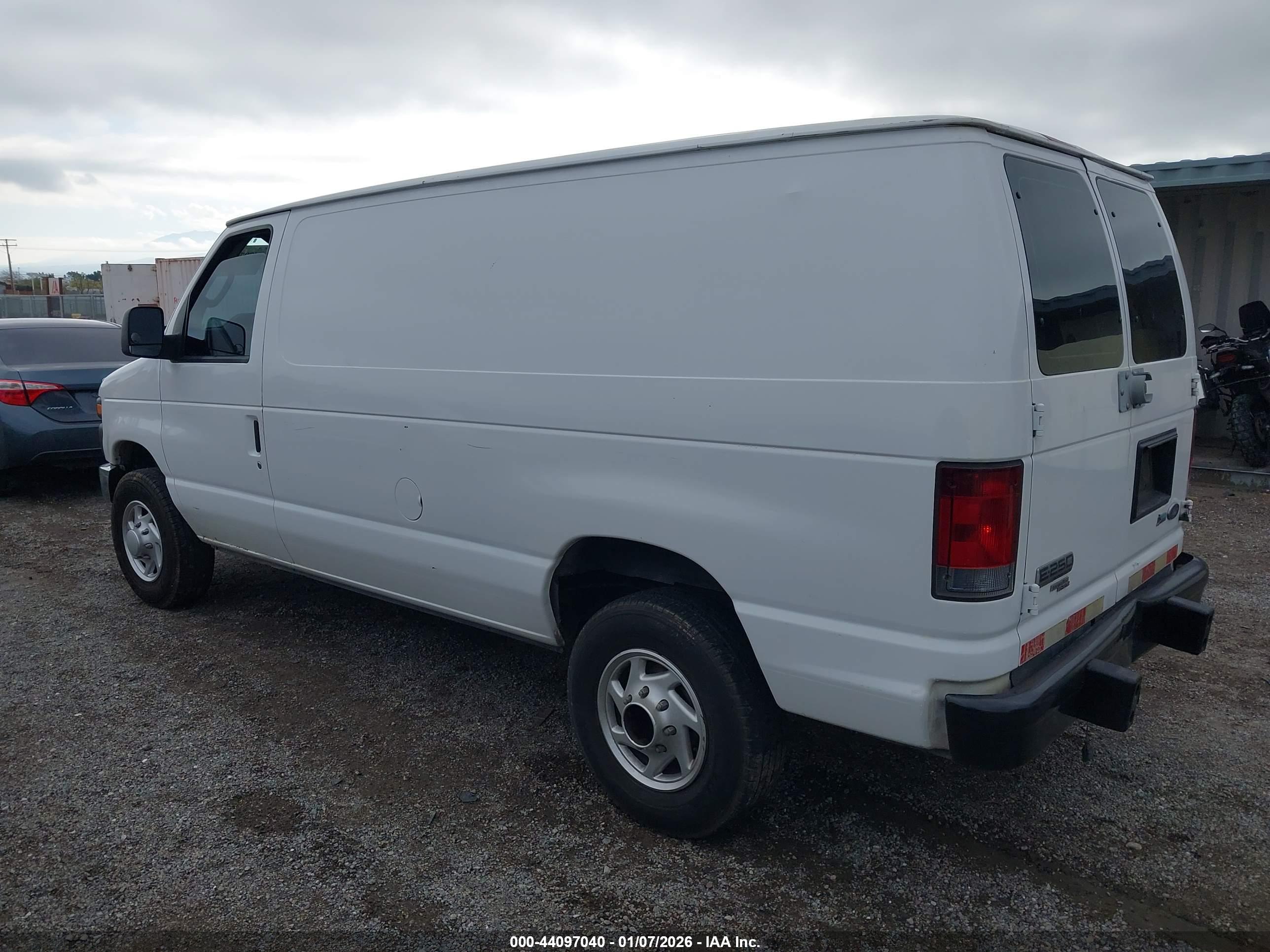FORD E-250 image 3