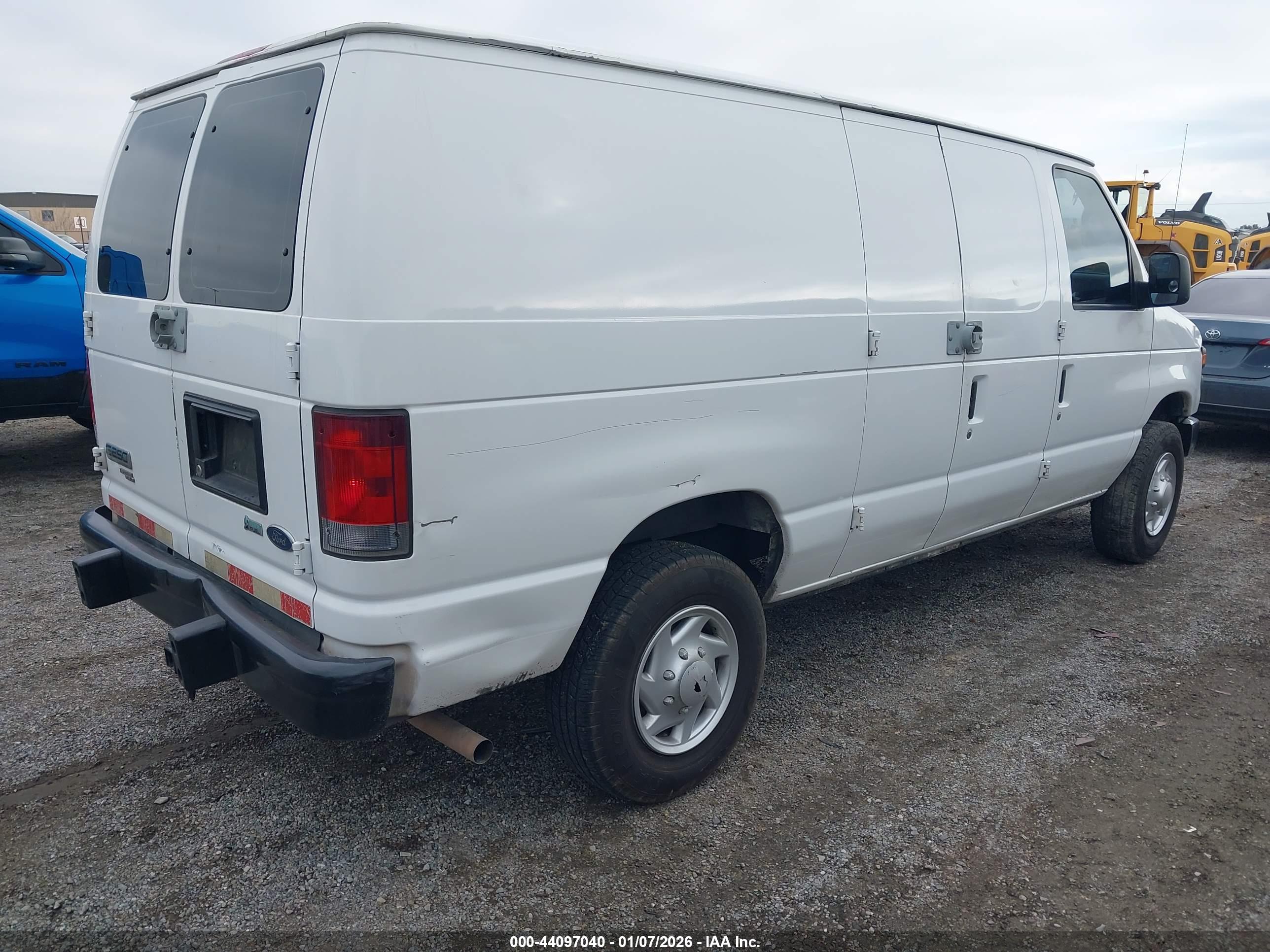 FORD E-250 image 4