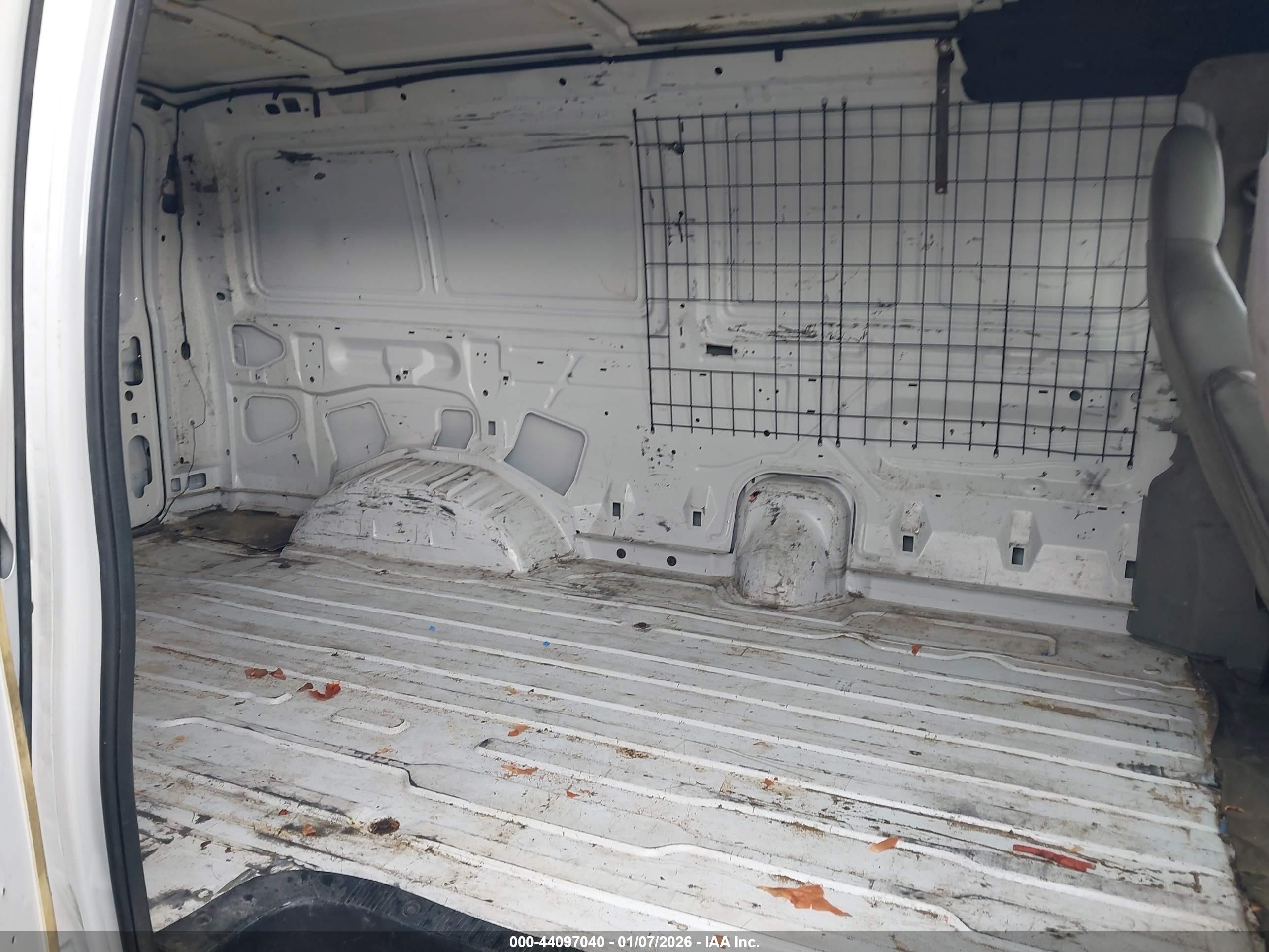 FORD E-250 image 8