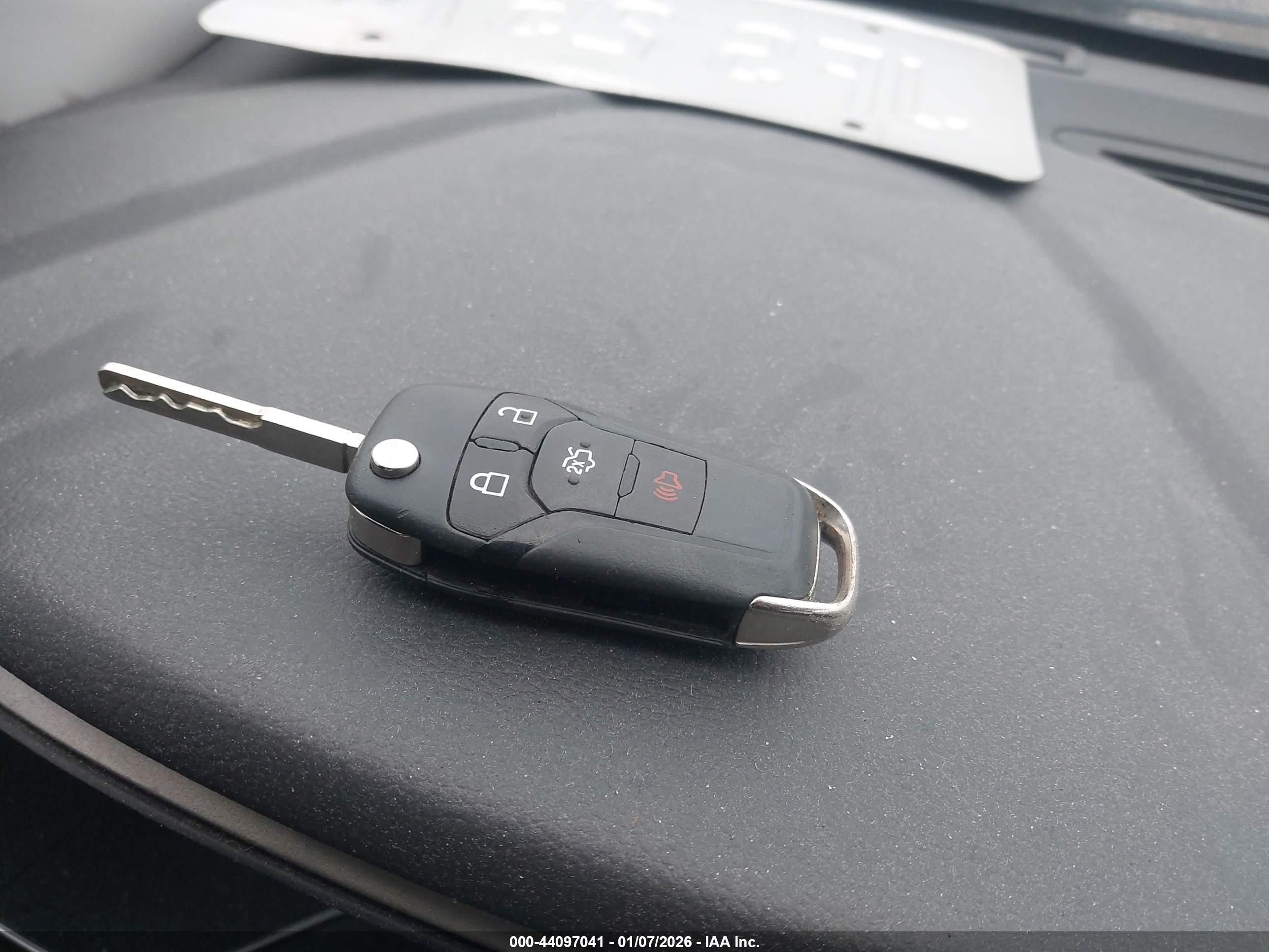 FORD FUSION image 11