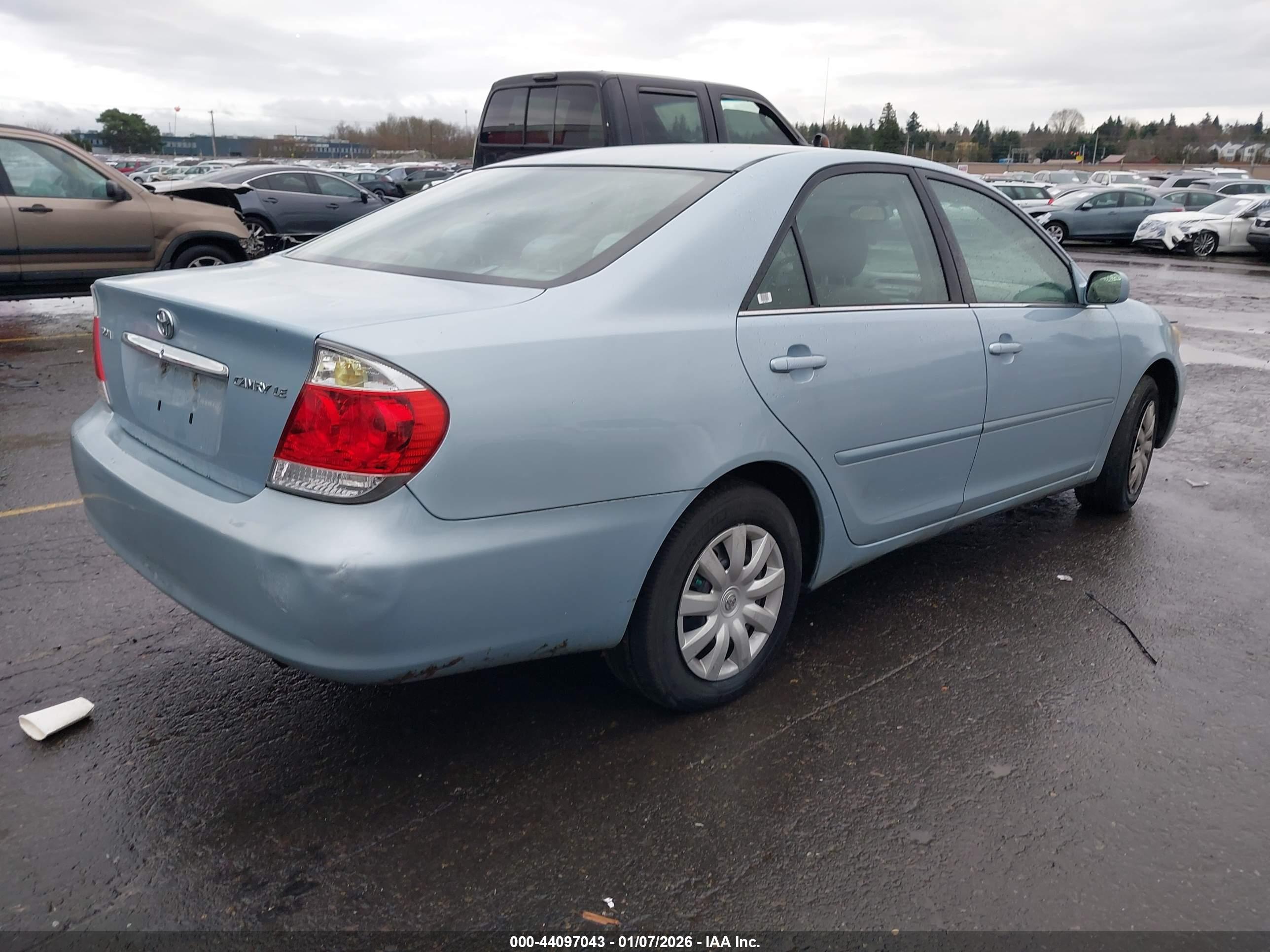 TOYOTA CAMRY image 4