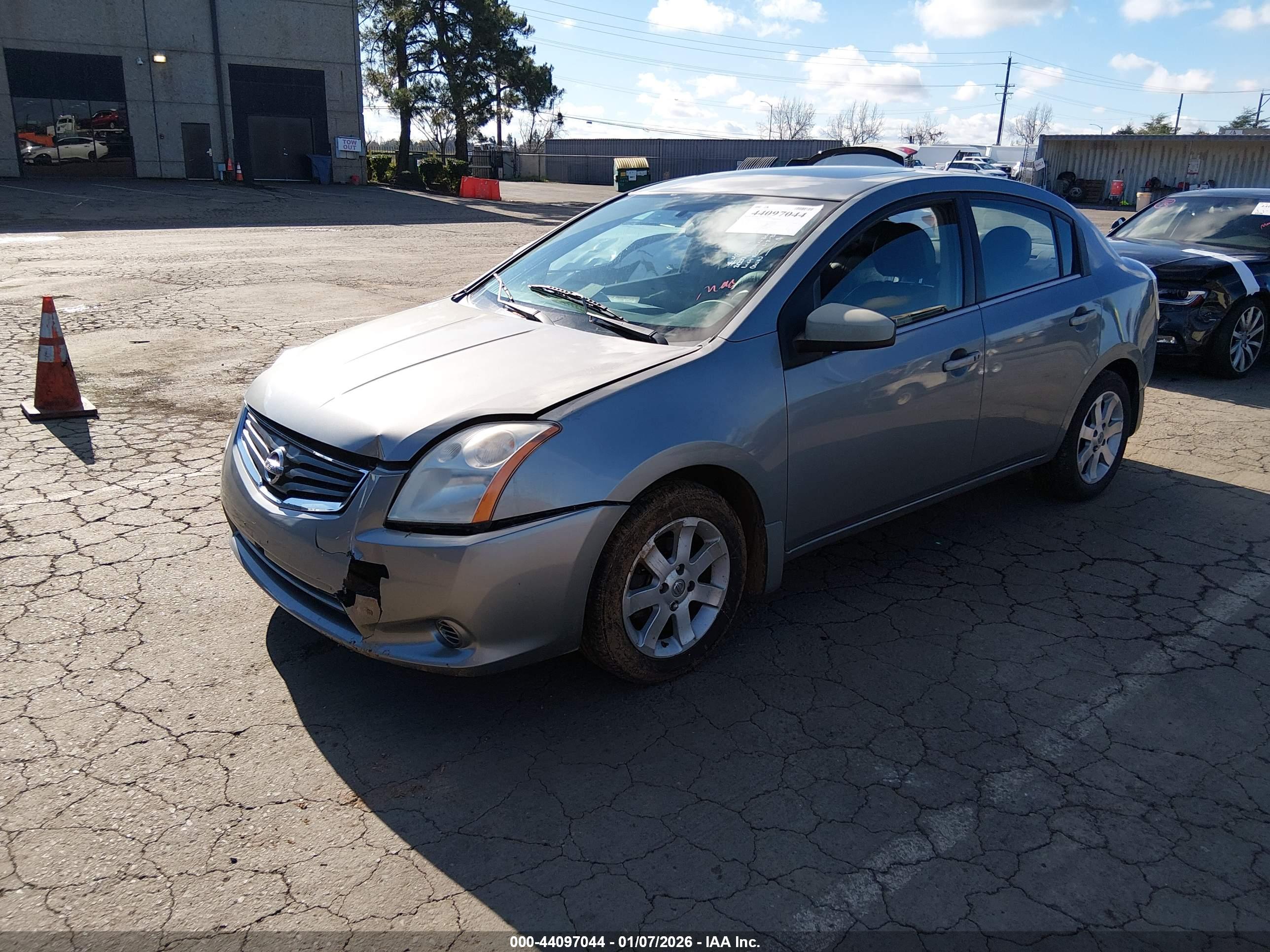 NISSAN SENTRA image 2