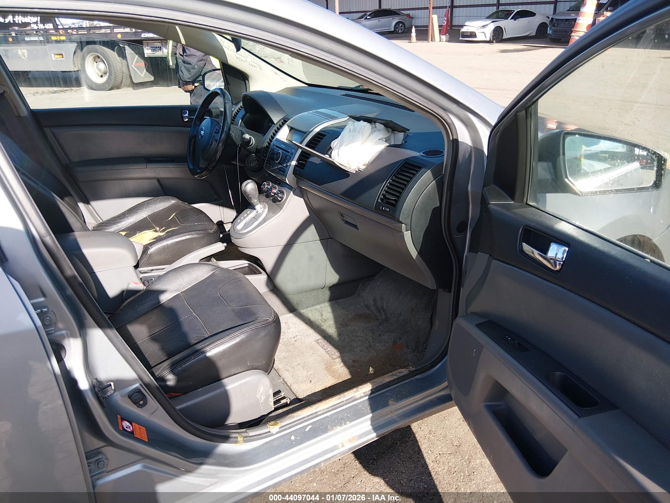 NISSAN SENTRA image 5