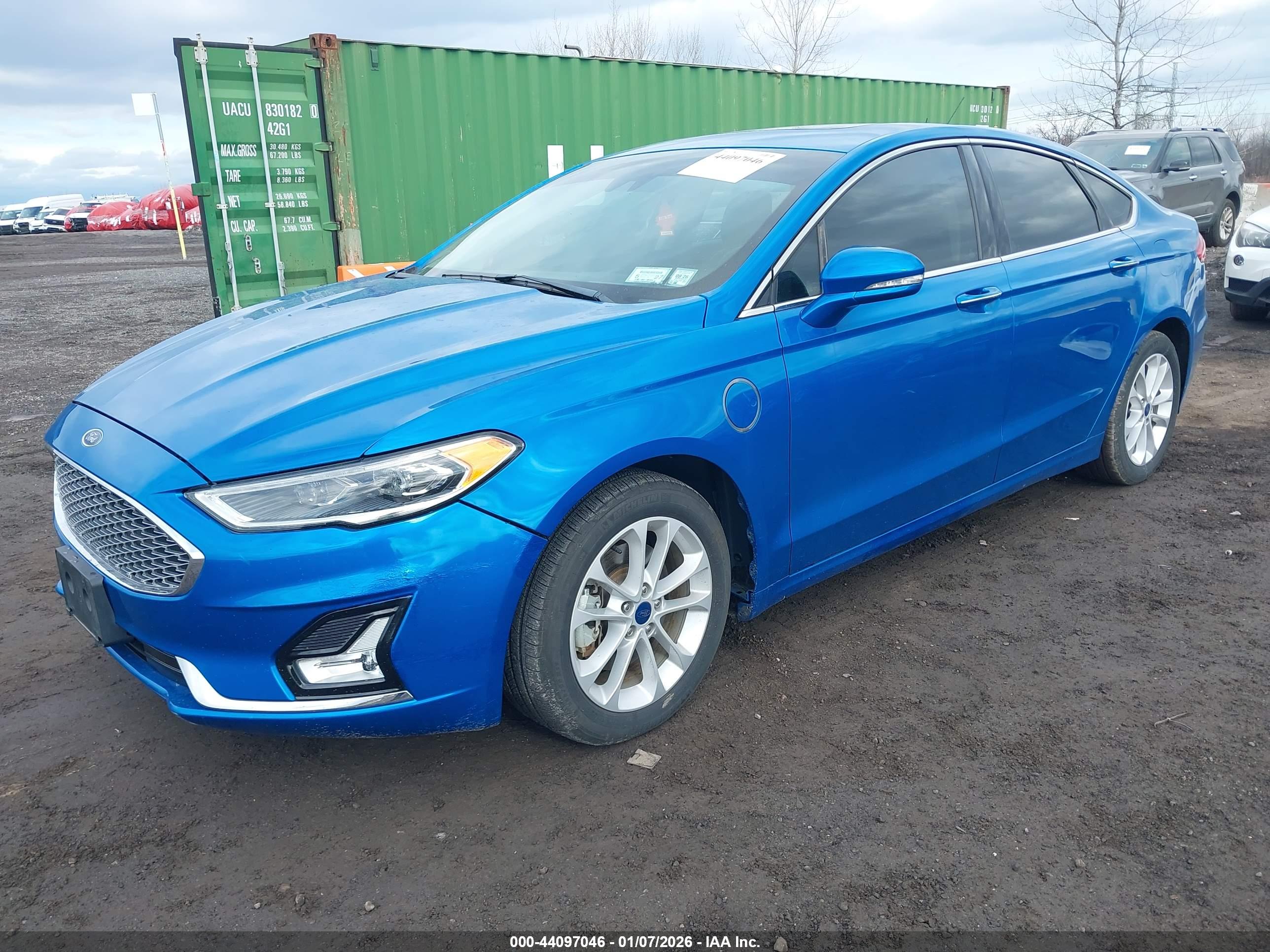 FORD FUSION image 2