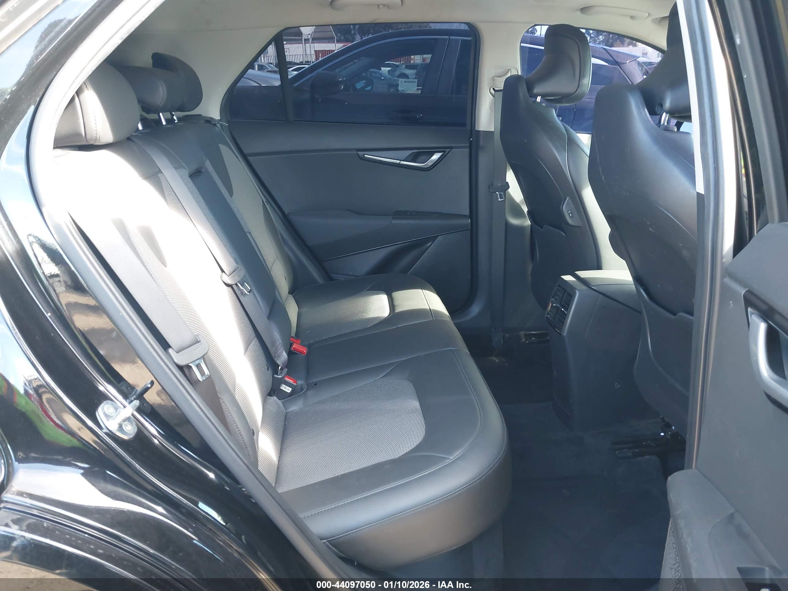 KIA NIRO image 8