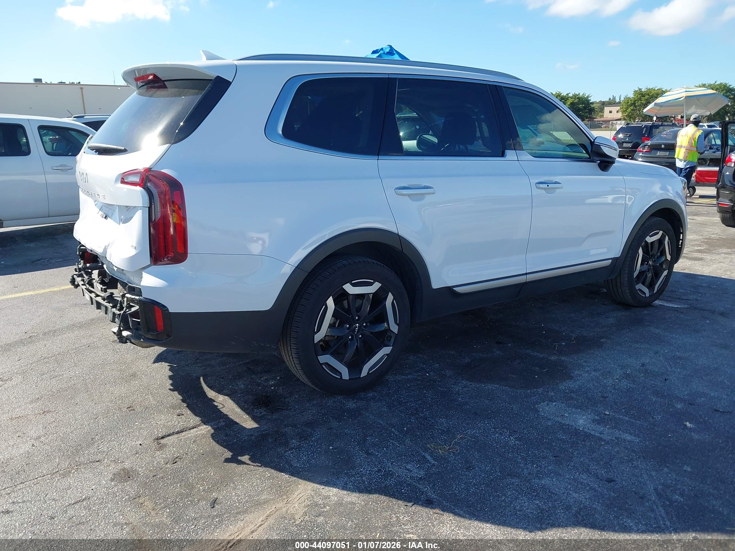KIA TELLURIDE image 4