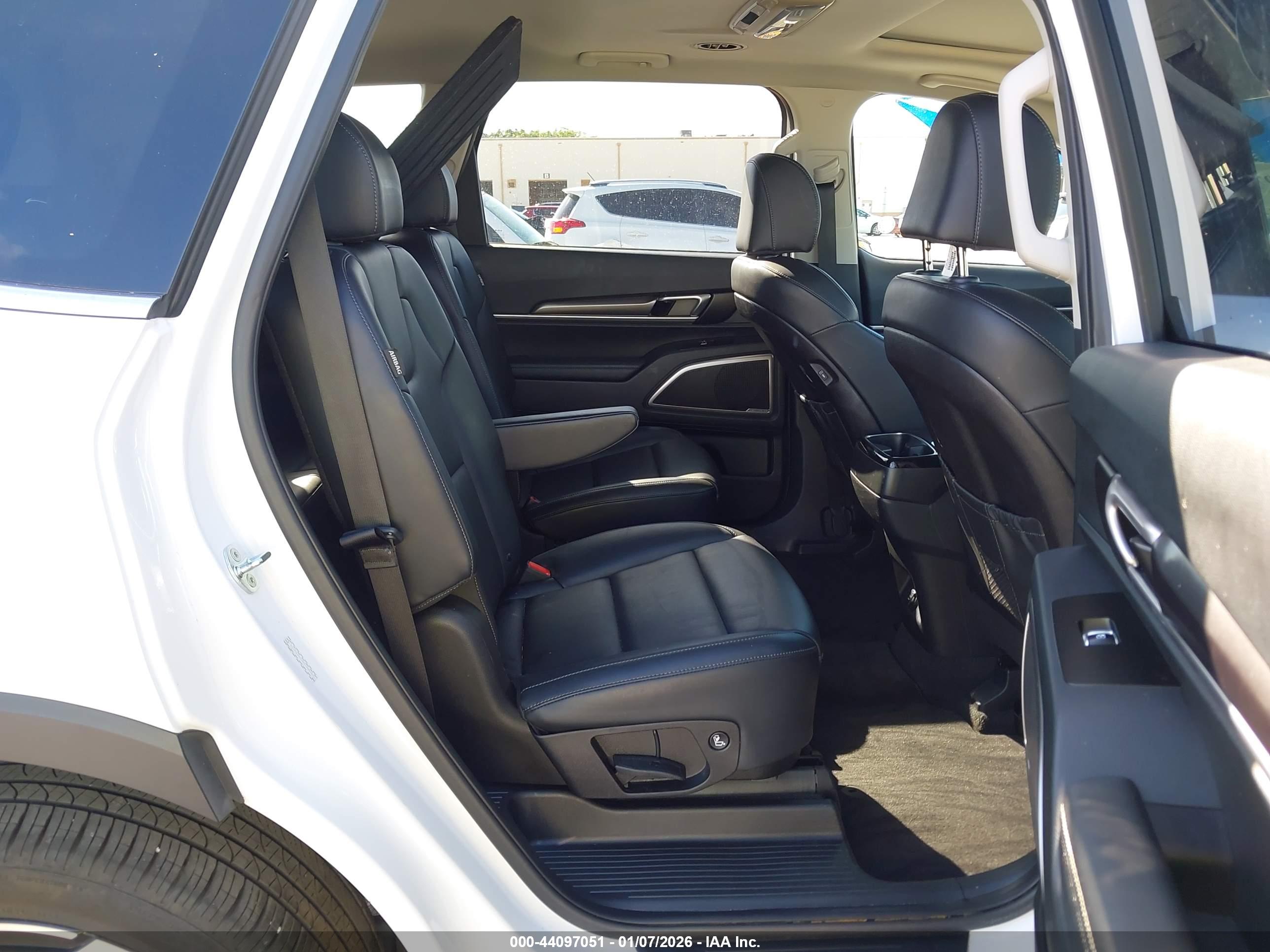 KIA TELLURIDE image 8