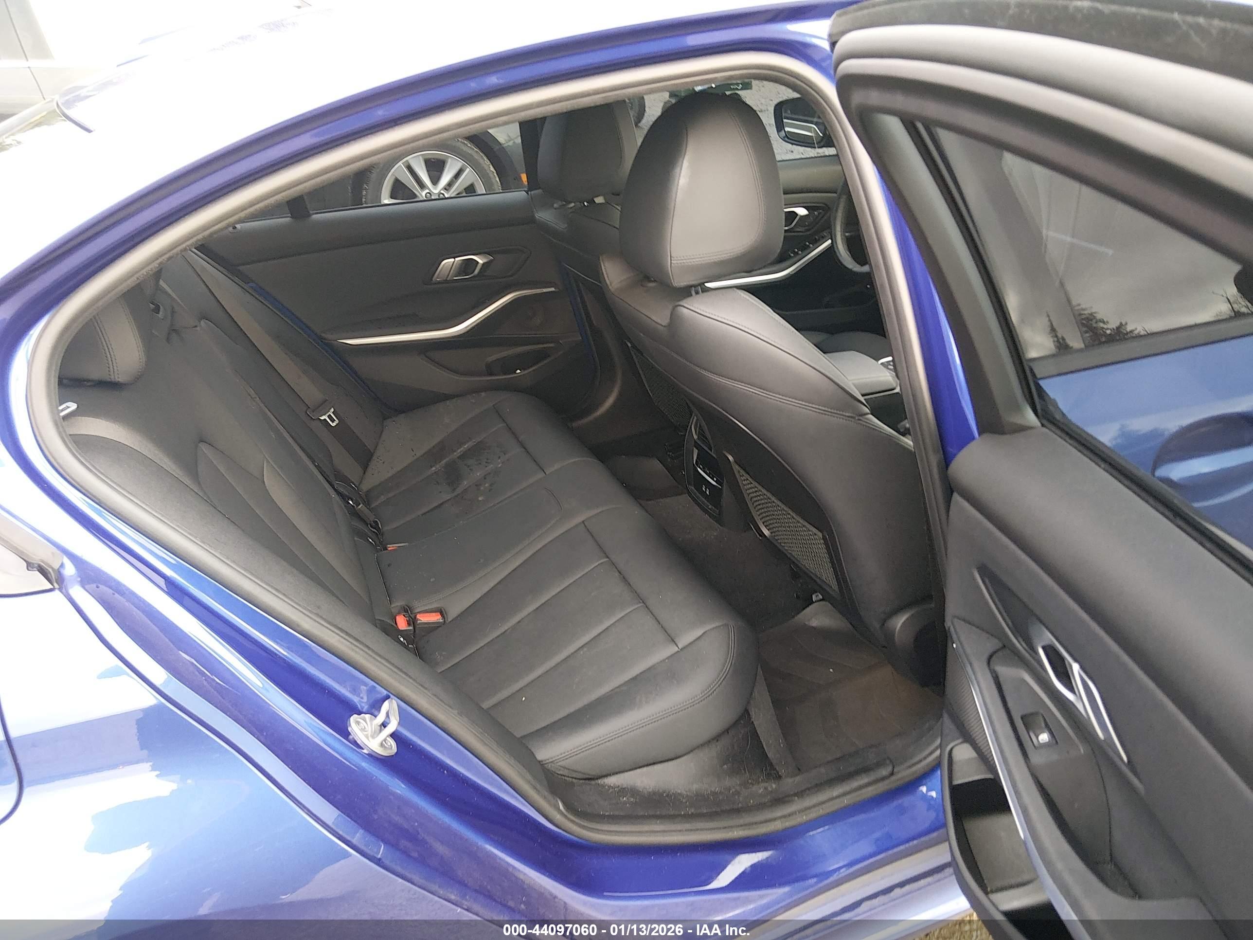 BMW 3 image 8